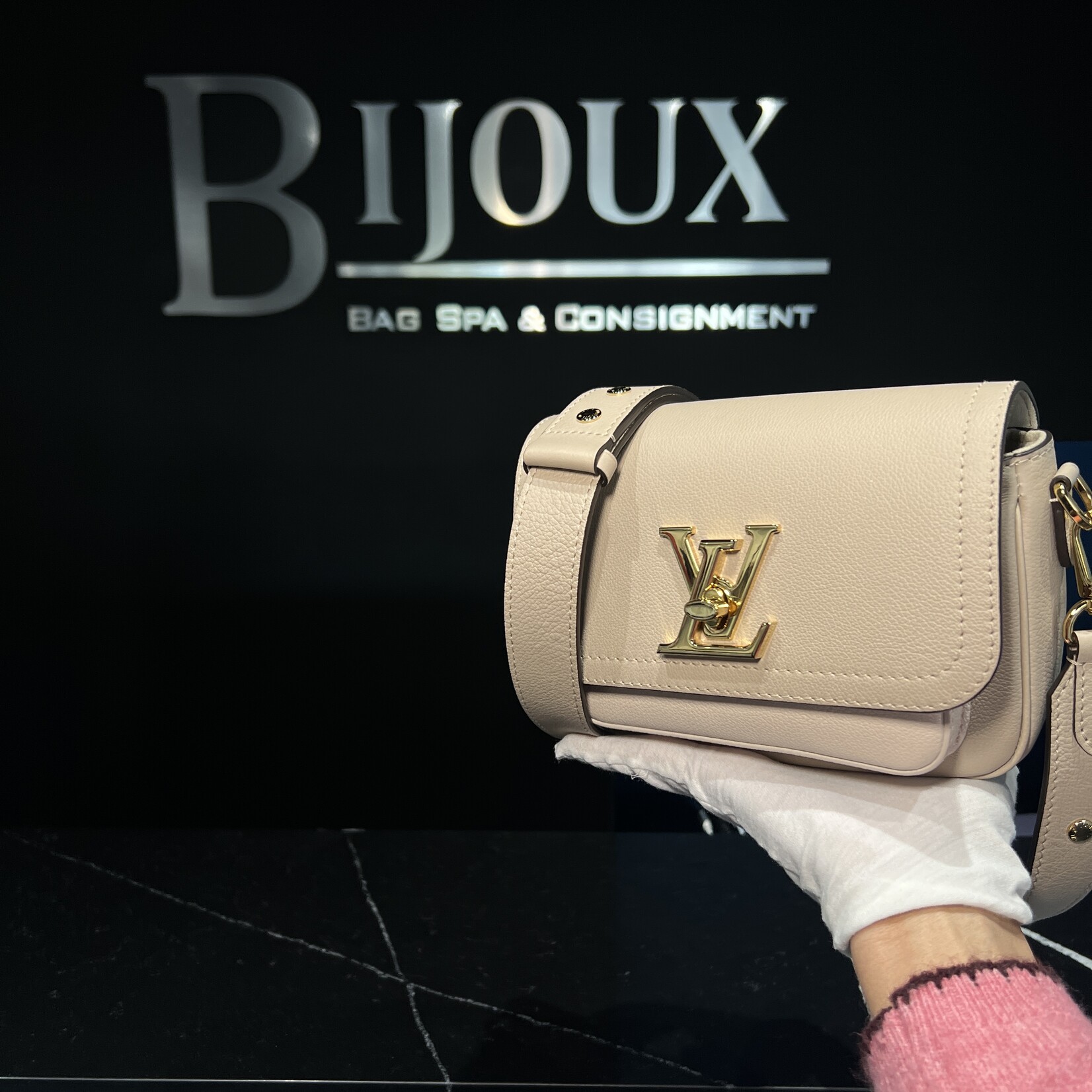 Louis Vuitton Louis Vuitton Tender Lock Me