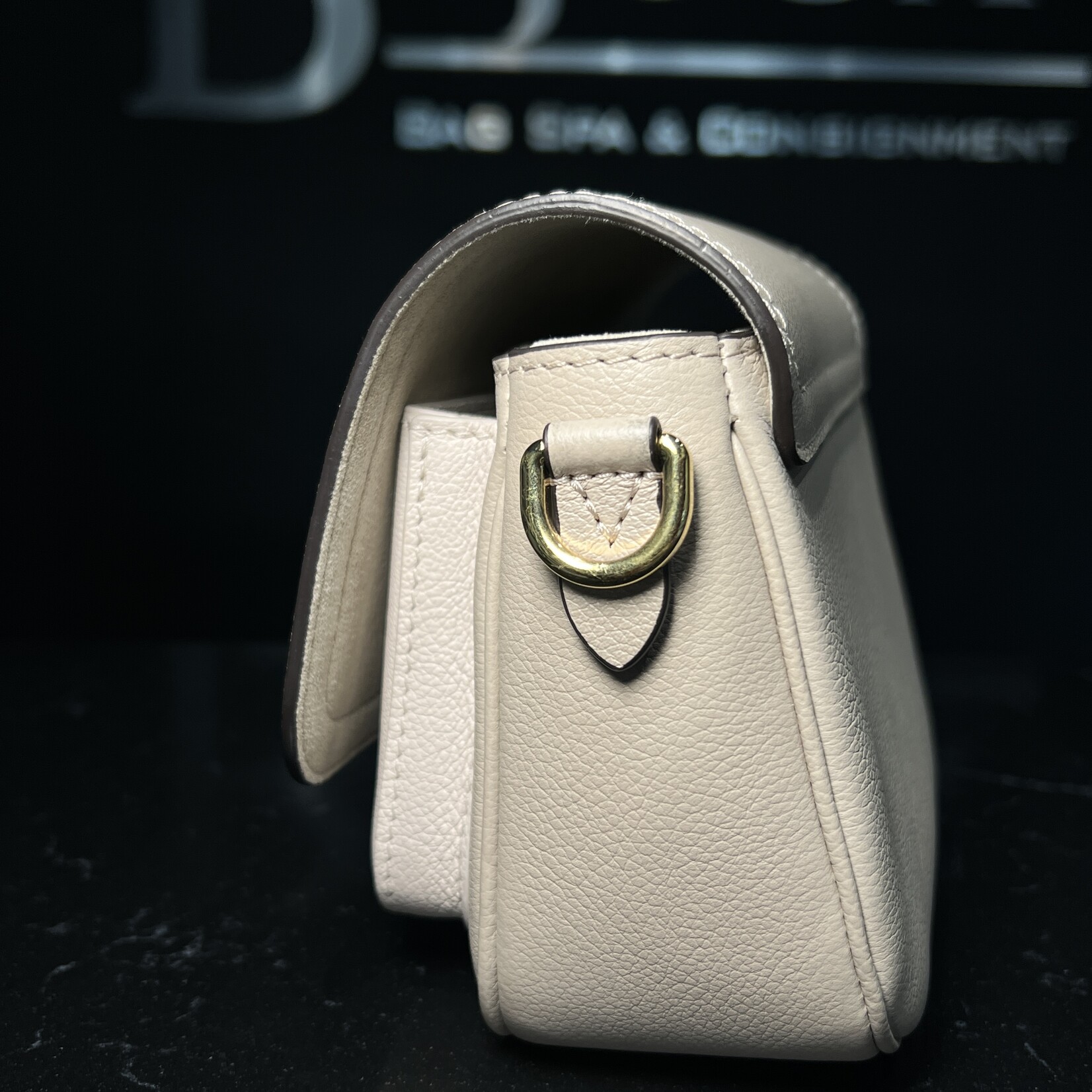 Louis Vuitton Louis Vuitton Tender Lock Me