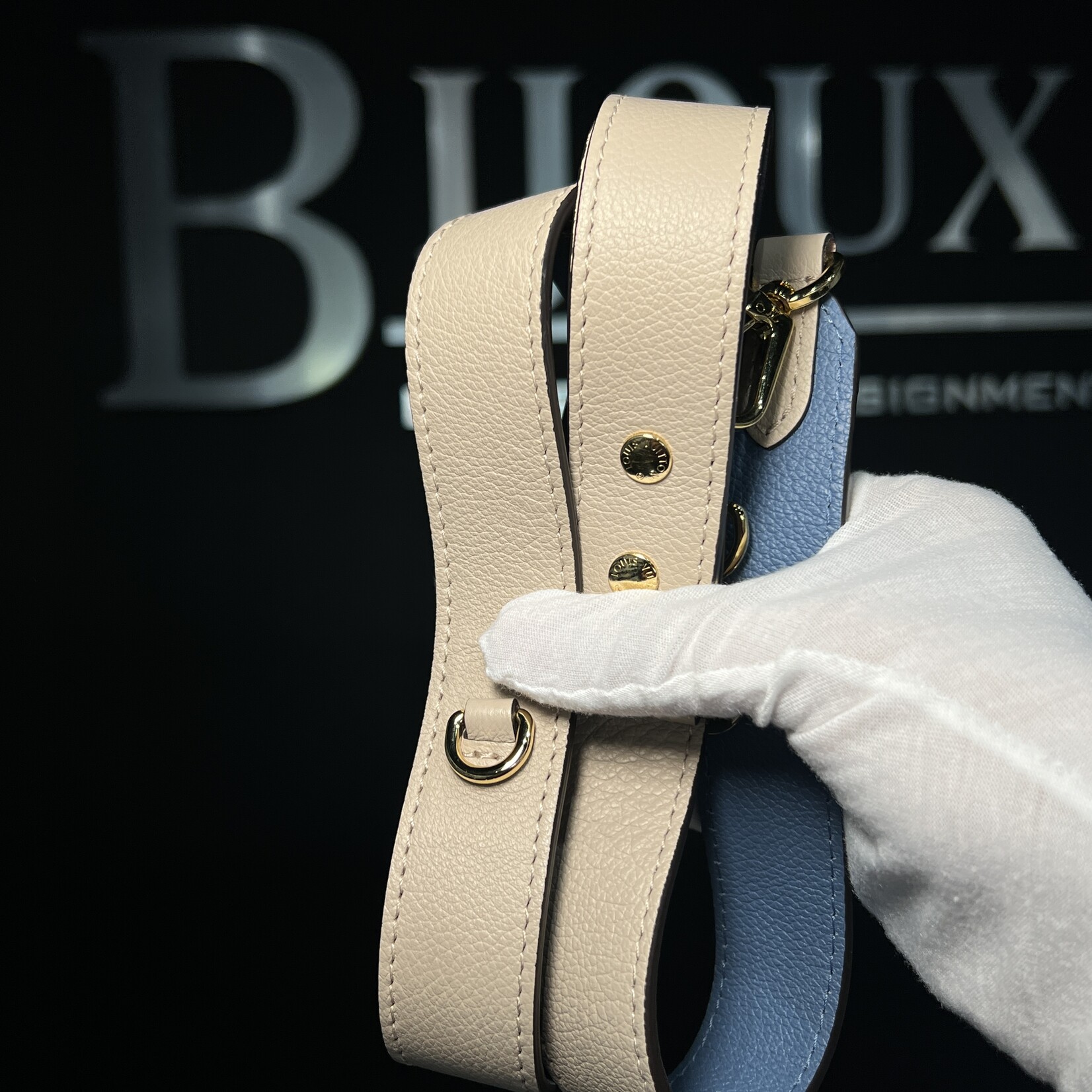 Louis Vuitton Louis Vuitton Tender Lock Me