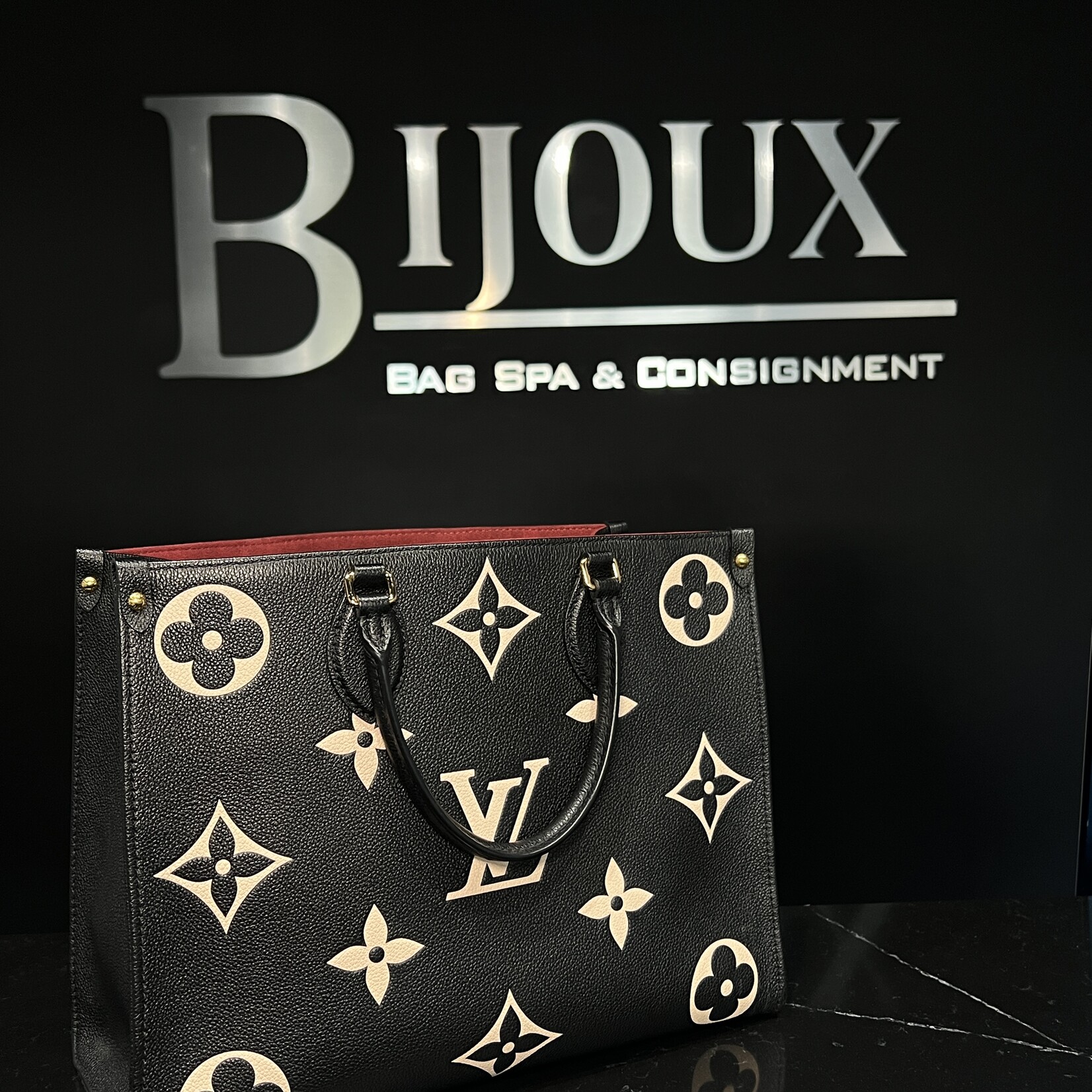 Louis Vuitton Louis Vuitton On The Go MM Bicolor