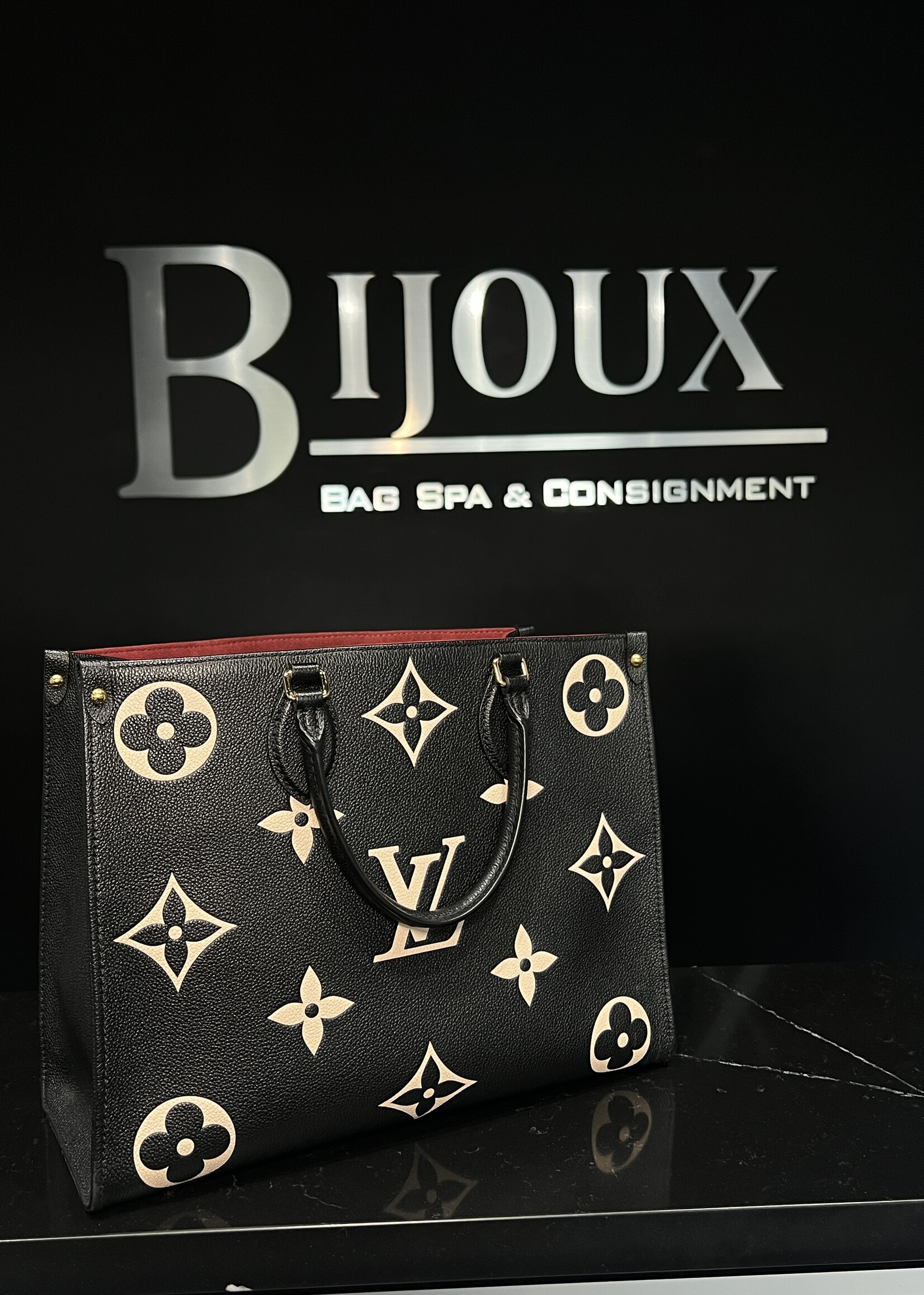 Louis Vuitton SOLD - Louis Vuitton On The Go MM Bicolor