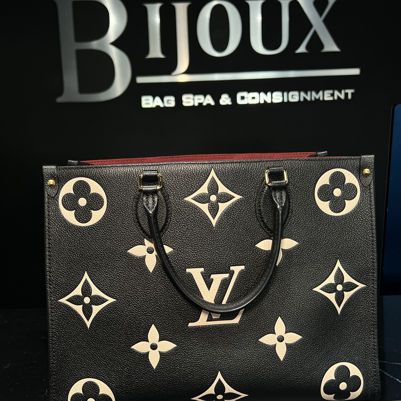 Louis Vuitton Louis Vuitton On The Go MM Bicolor