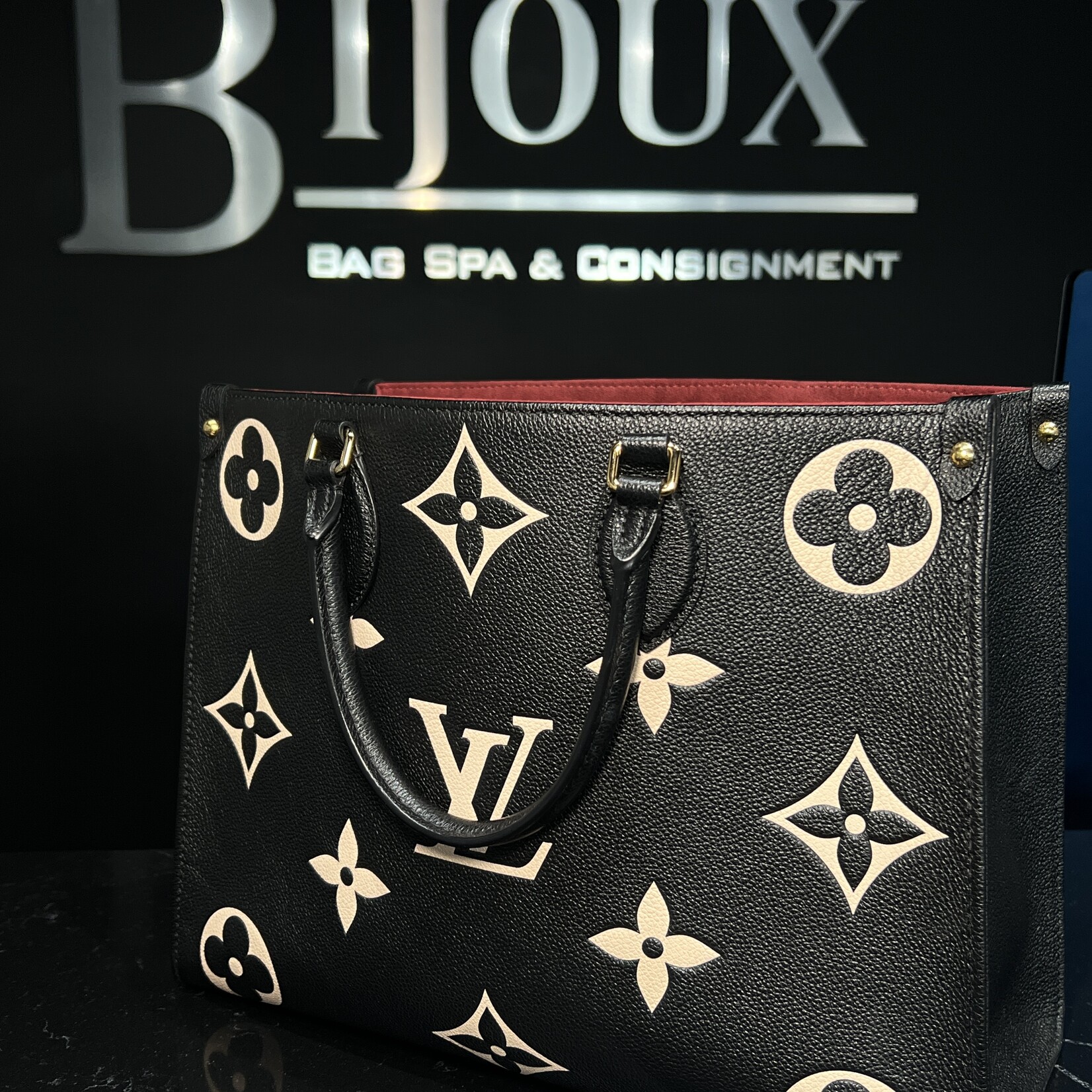 Louis Vuitton Louis Vuitton On The Go MM Bicolor