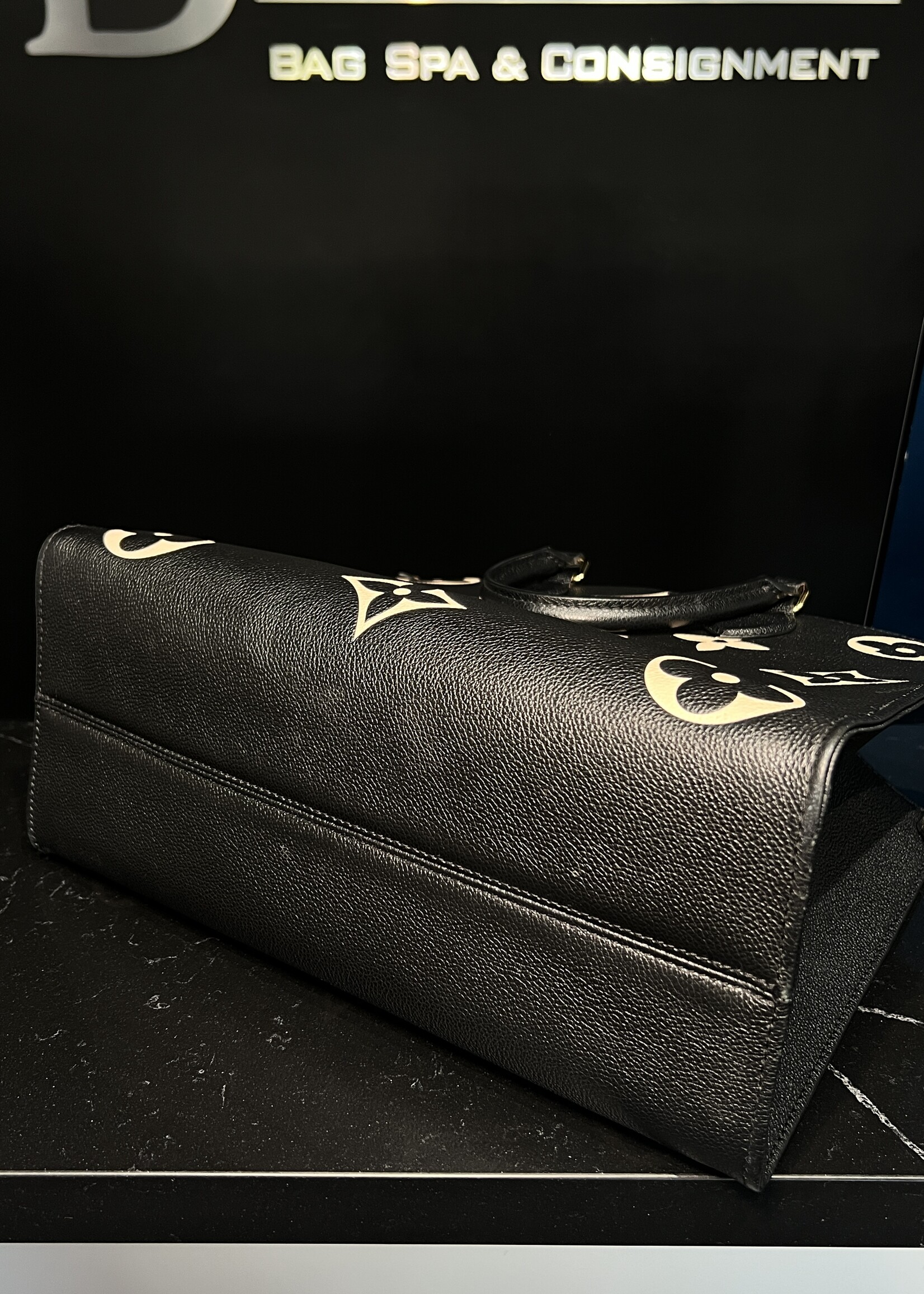 Louis Vuitton Louis Vuitton On The Go MM Bicolor