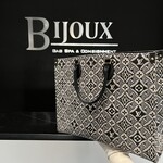 Louis Vuitton Louis Vuitton On the Go 1984