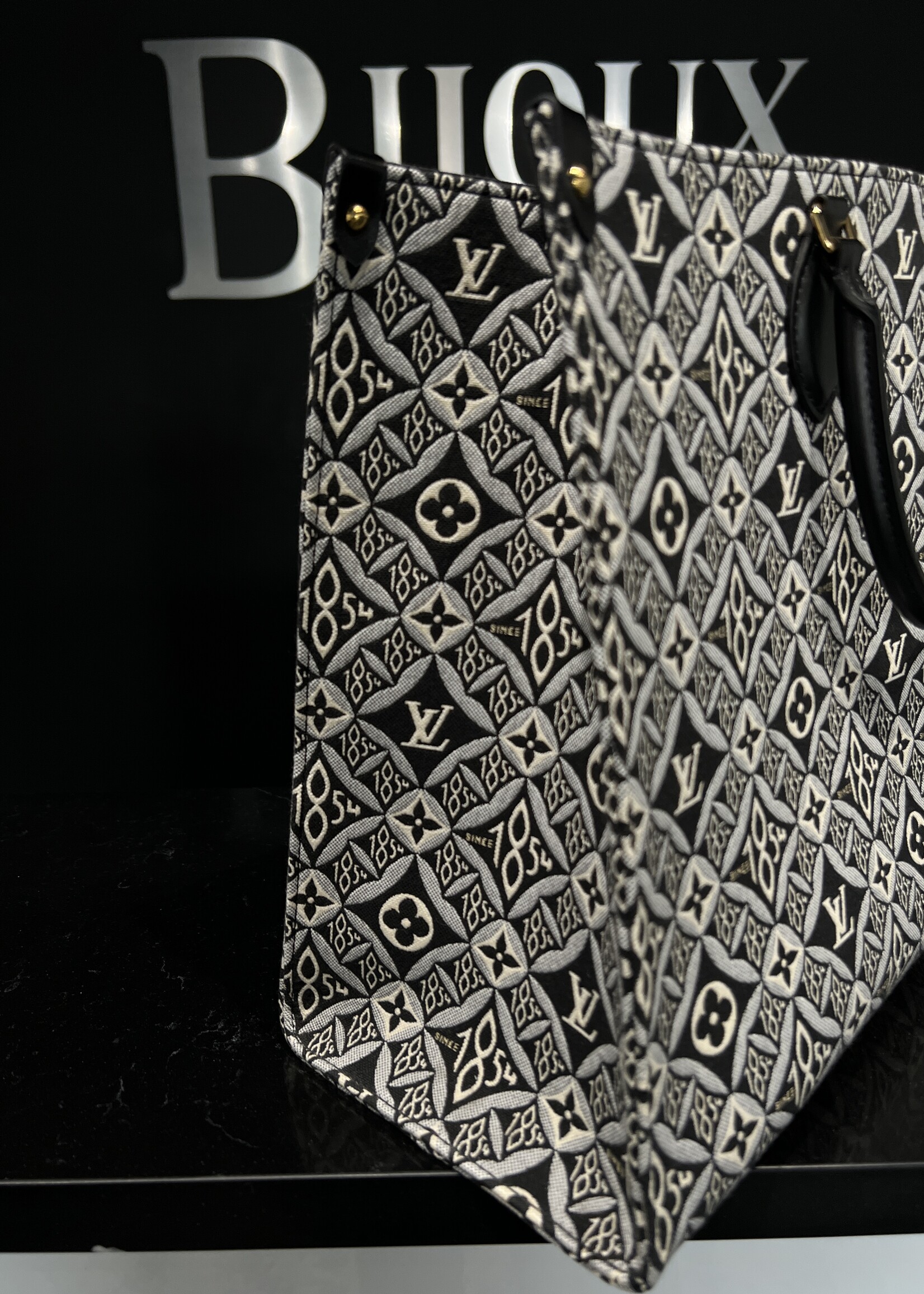 Louis Vuitton Louis Vuitton On the Go 1984