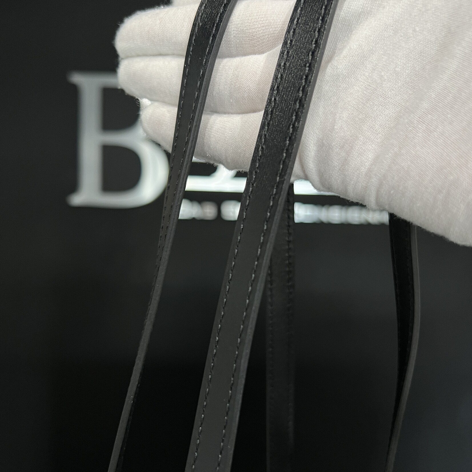 Louis Vuitton Louis Vuitton On the Go 1984