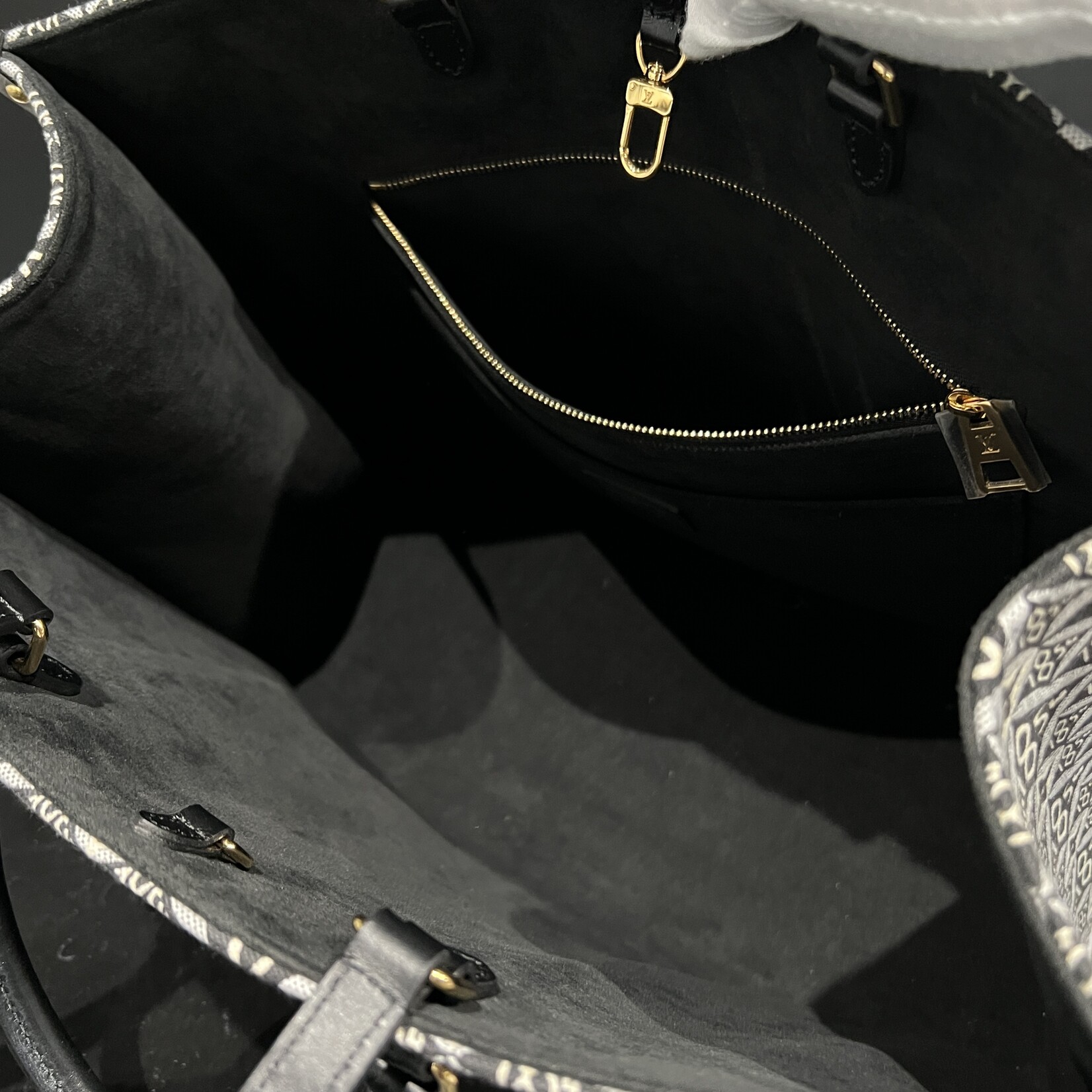 Louis Vuitton Louis Vuitton On the Go 1984