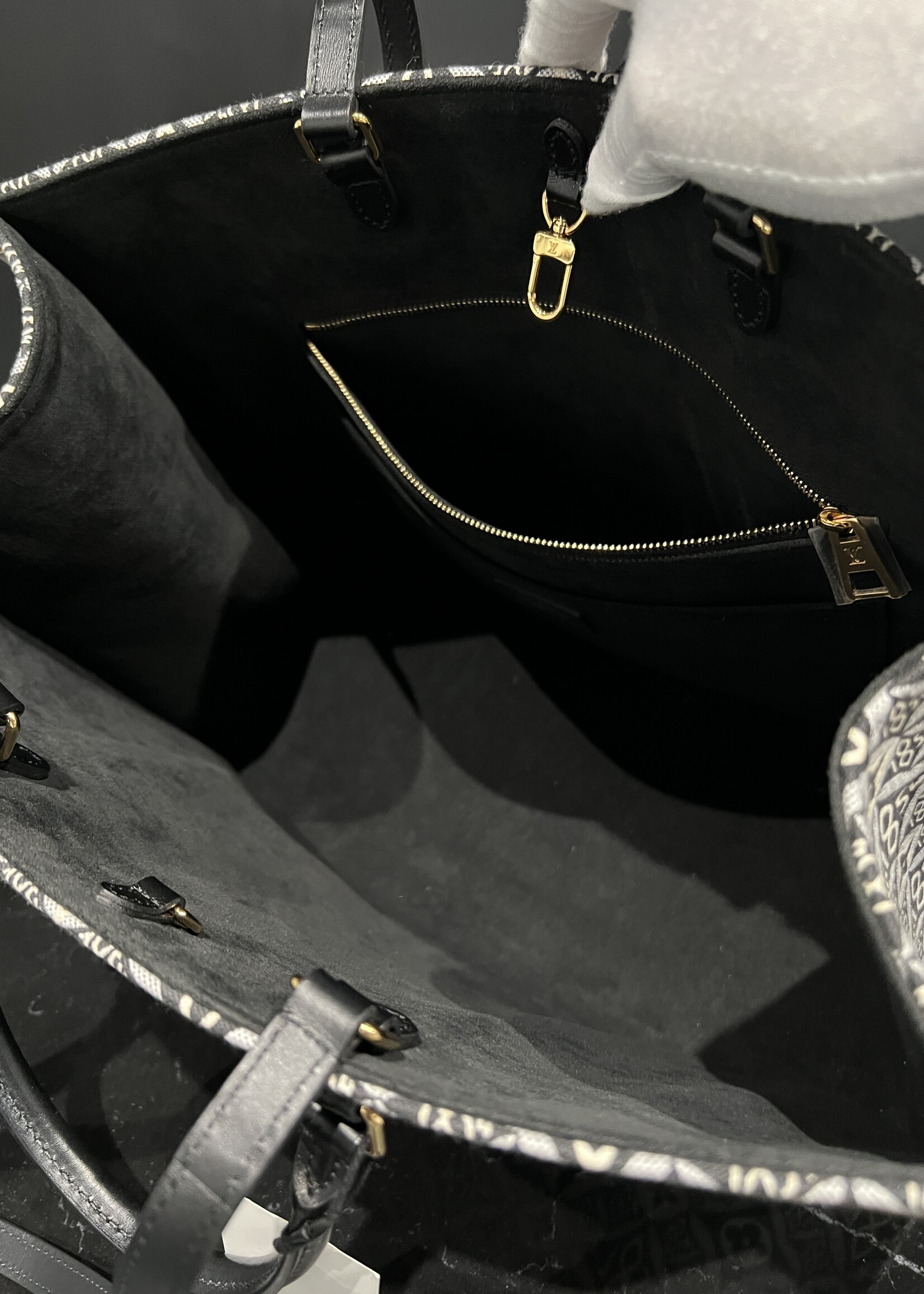 Louis Vuitton Louis Vuitton On the Go 1984