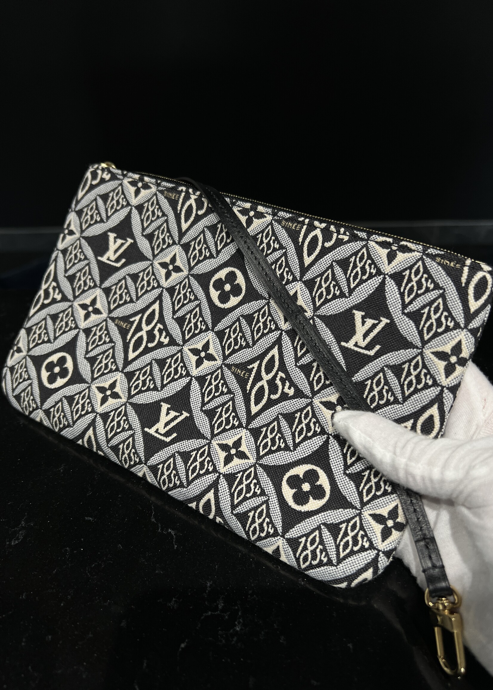 Louis Vuitton Louis Vuitton On the Go 1984