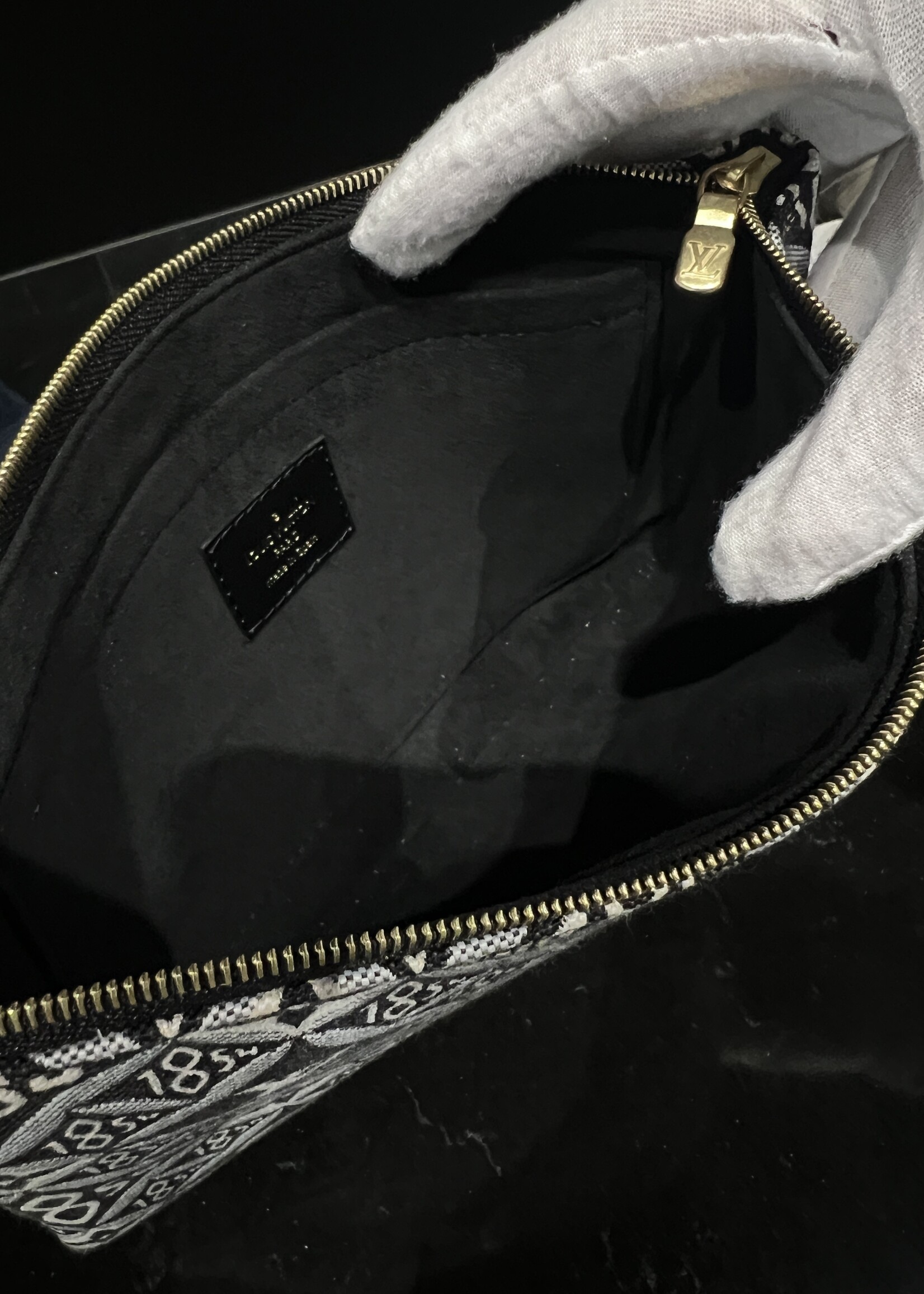 Louis Vuitton Louis Vuitton On the Go 1984