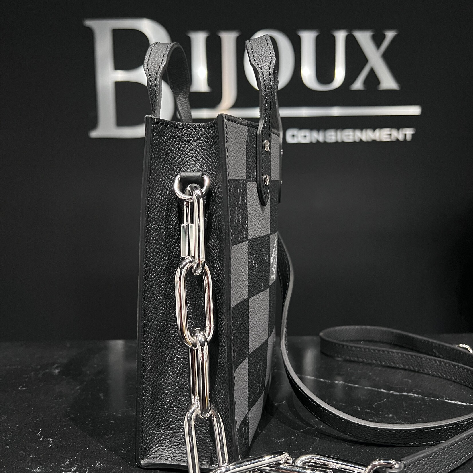 Louis Vuitton Louis Vuitton Sac Plat XS