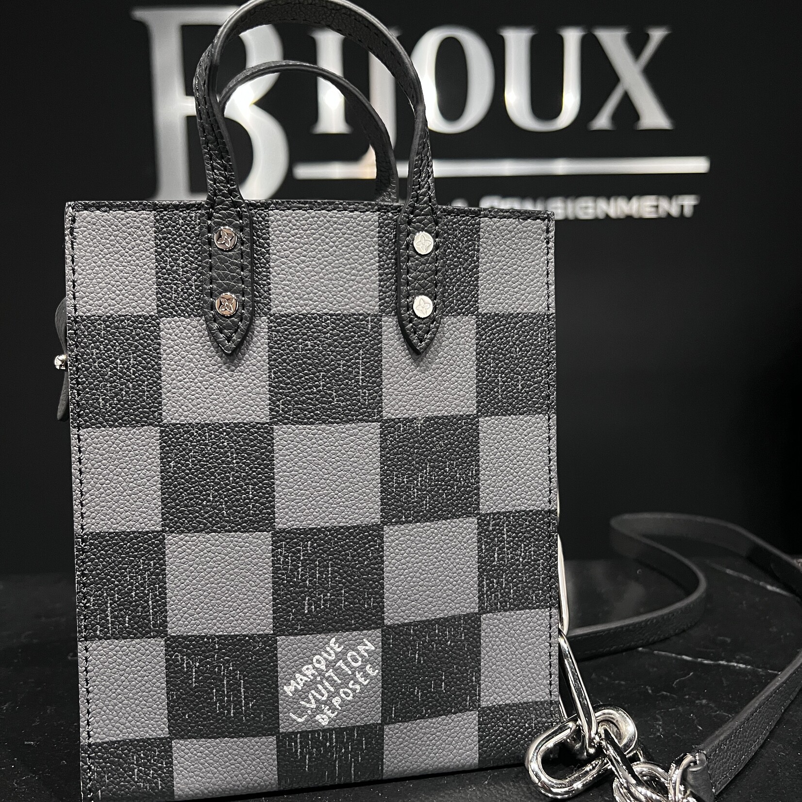 Louis Vuitton Louis Vuitton Sac Plat XS