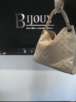 Louis Vuitton SOLD - Louis Vuitton Artsy MM Empreinte Leather