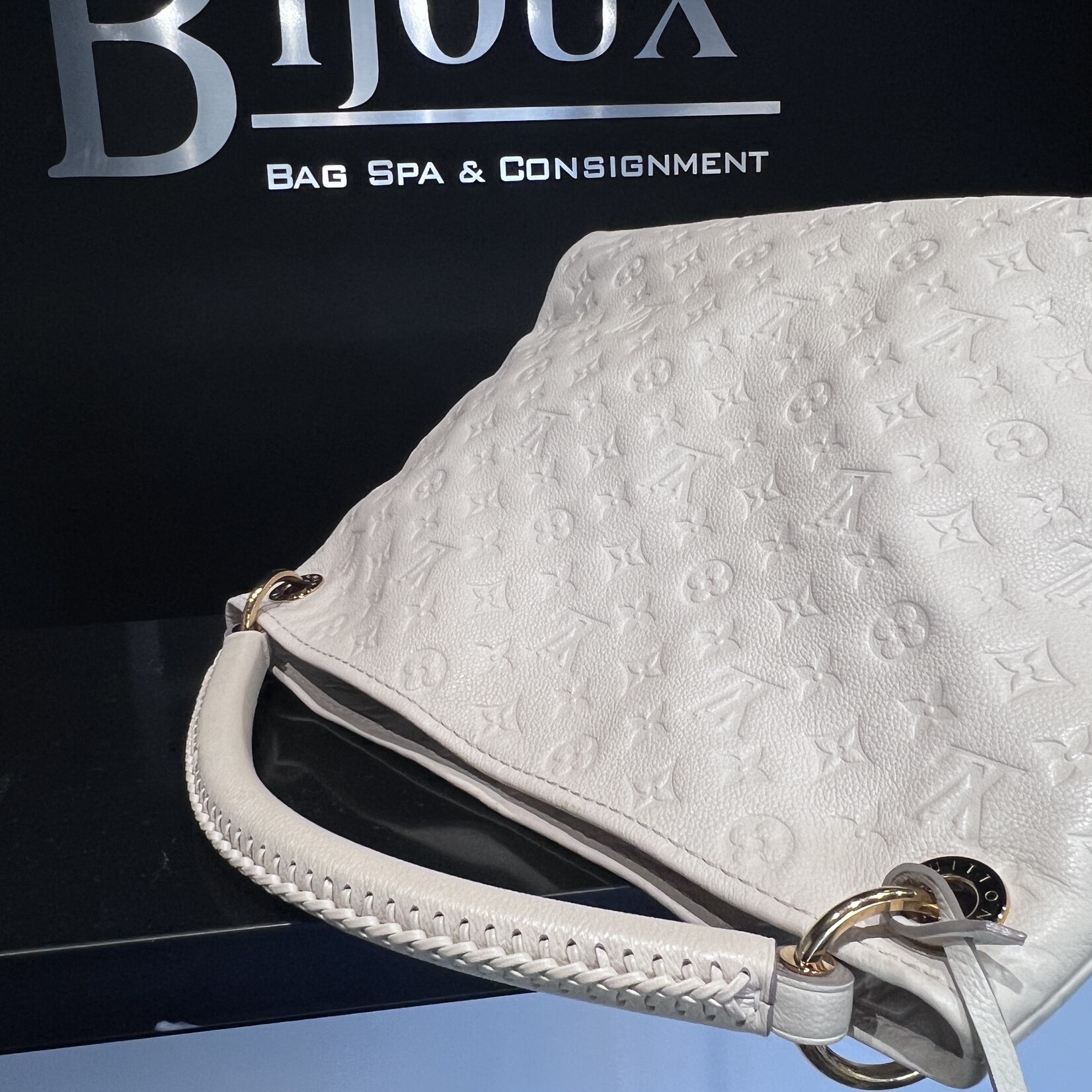 Louis Vuitton Louis Vuitton Artsy MM Empreinte Leather