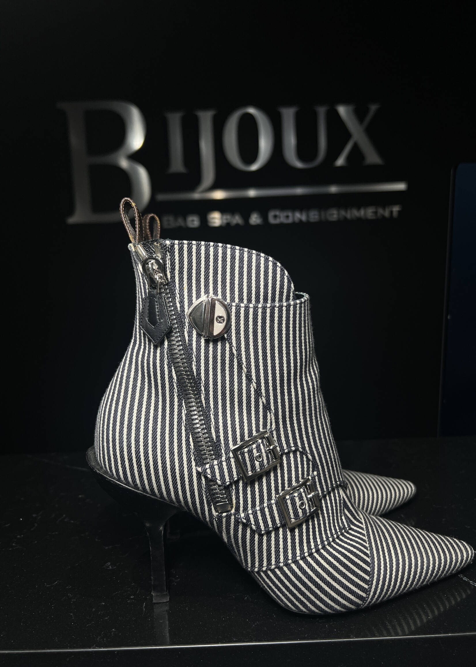 Louis Vuitton Louis Vuitton Canvas Stripped Janet Boots 38