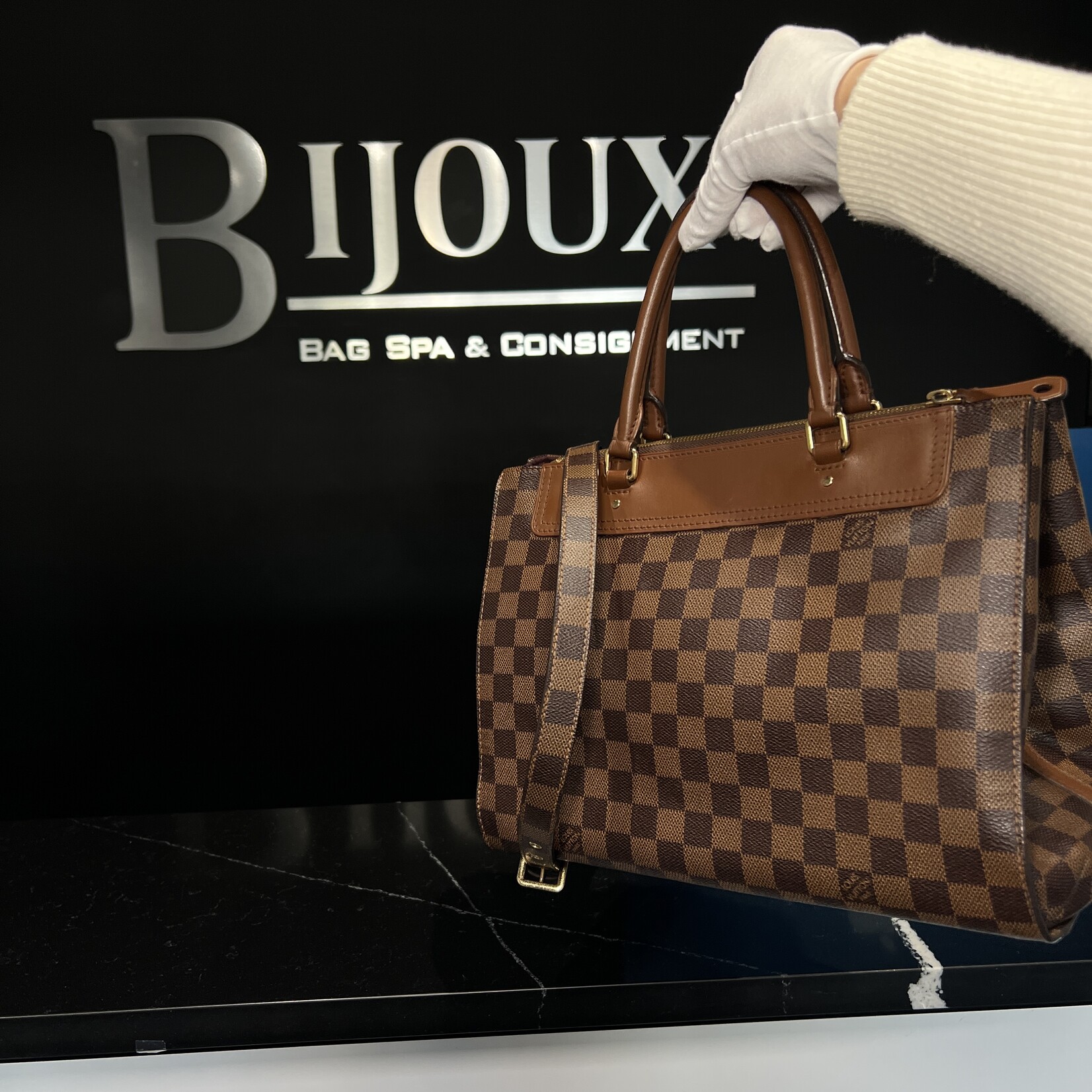 Louis Vuitton Louis Vuitton Neo Greenwich