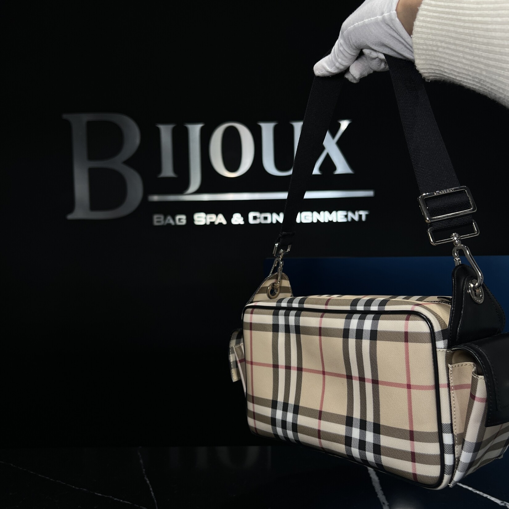 Burberry Burberry Nova Check Shoulder Bag