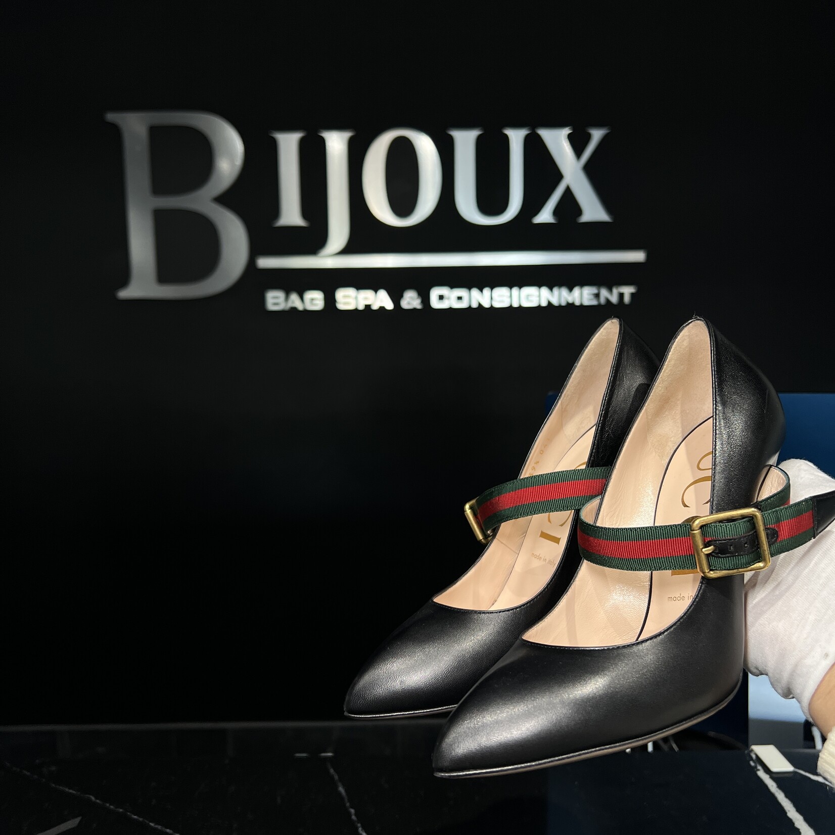 Gucci SOLD - Gucci Sylvie Pump 39.5