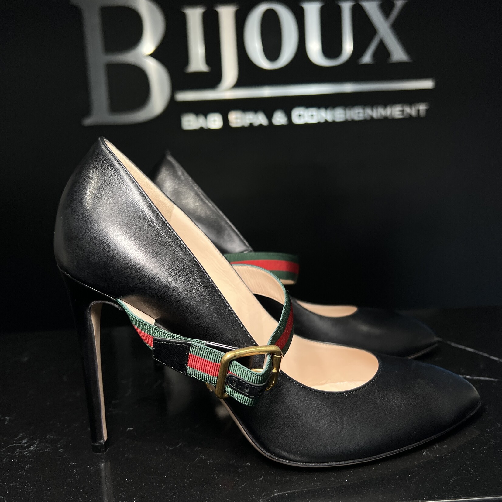 Gucci SOLD - Gucci Sylvie Pump 39.5