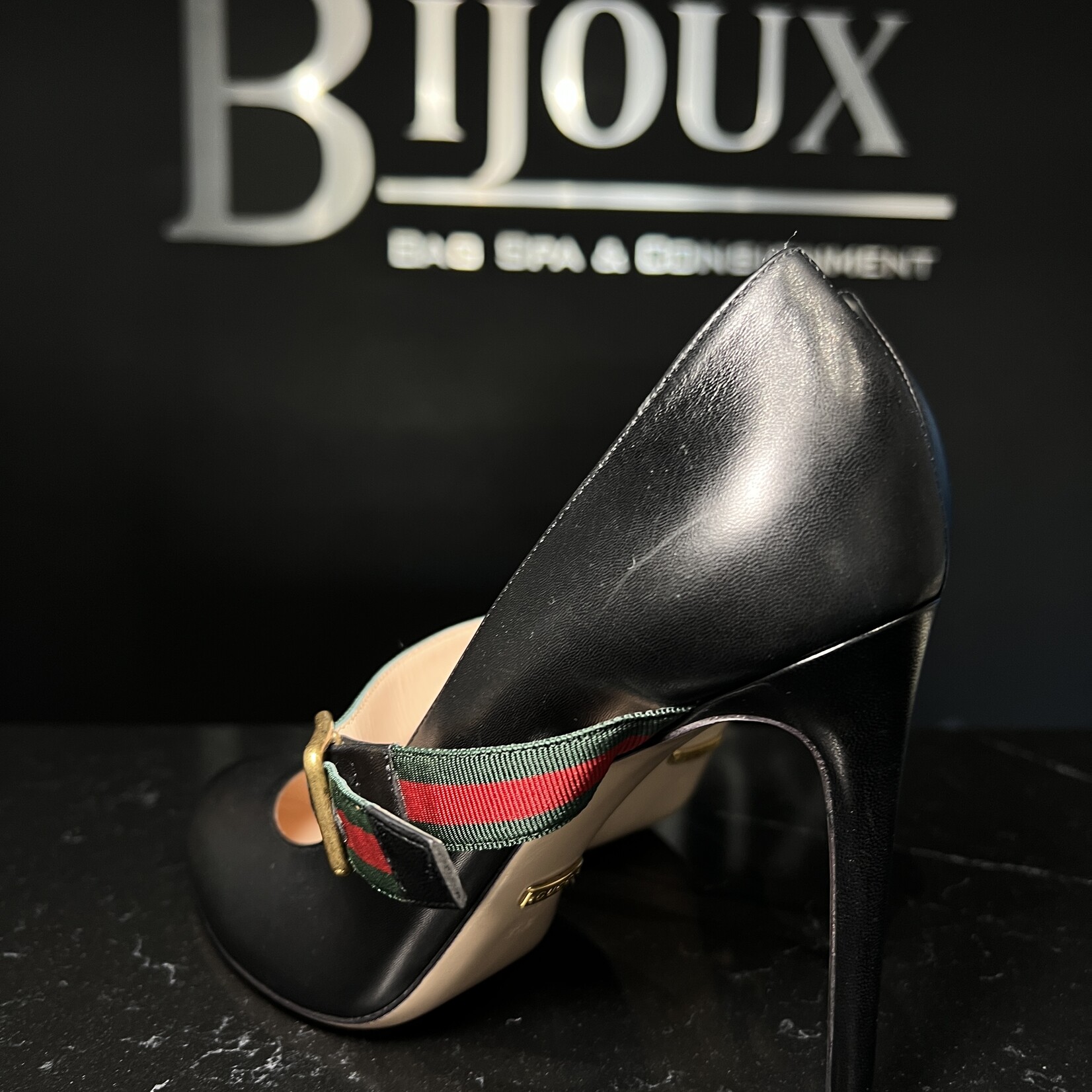 Gucci SOLD - Gucci Sylvie Pump 39.5