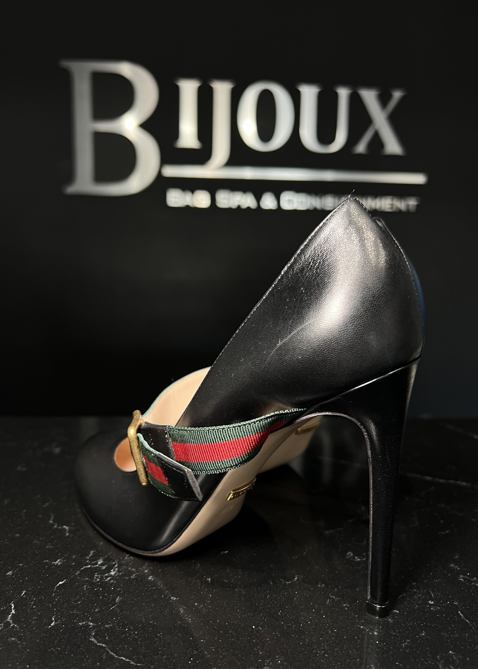 Gucci SOLD - Gucci Sylvie Pump 39.5