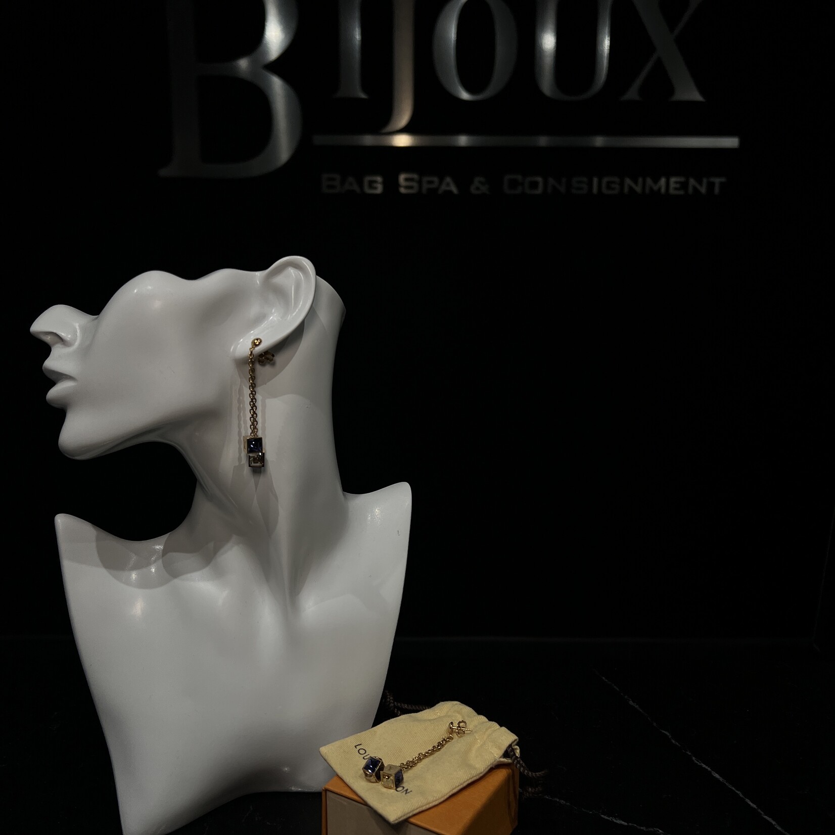 Louis Vuitton Gamble Drop Earrings