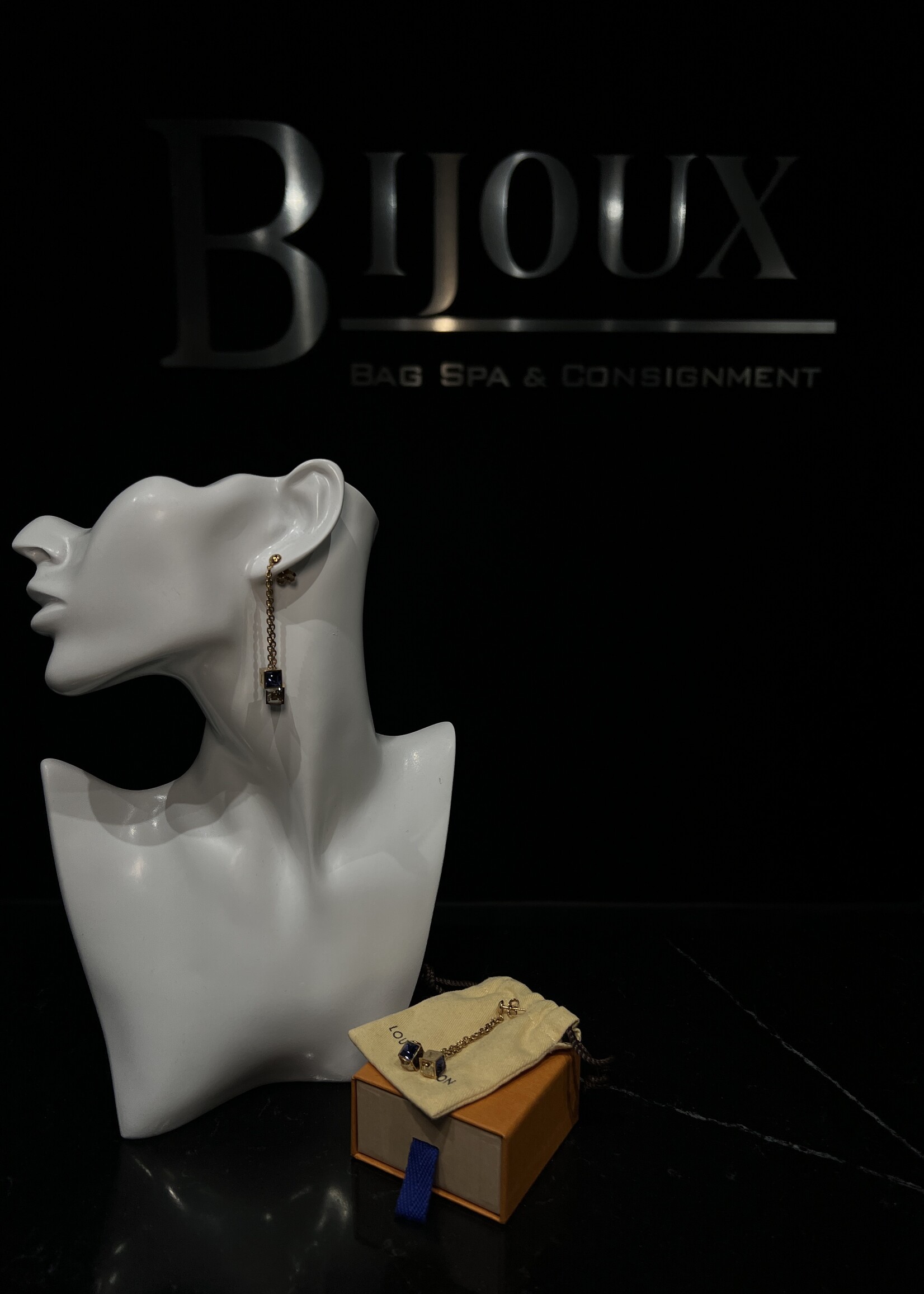 Louis Vuitton Gamble Drop Earrings