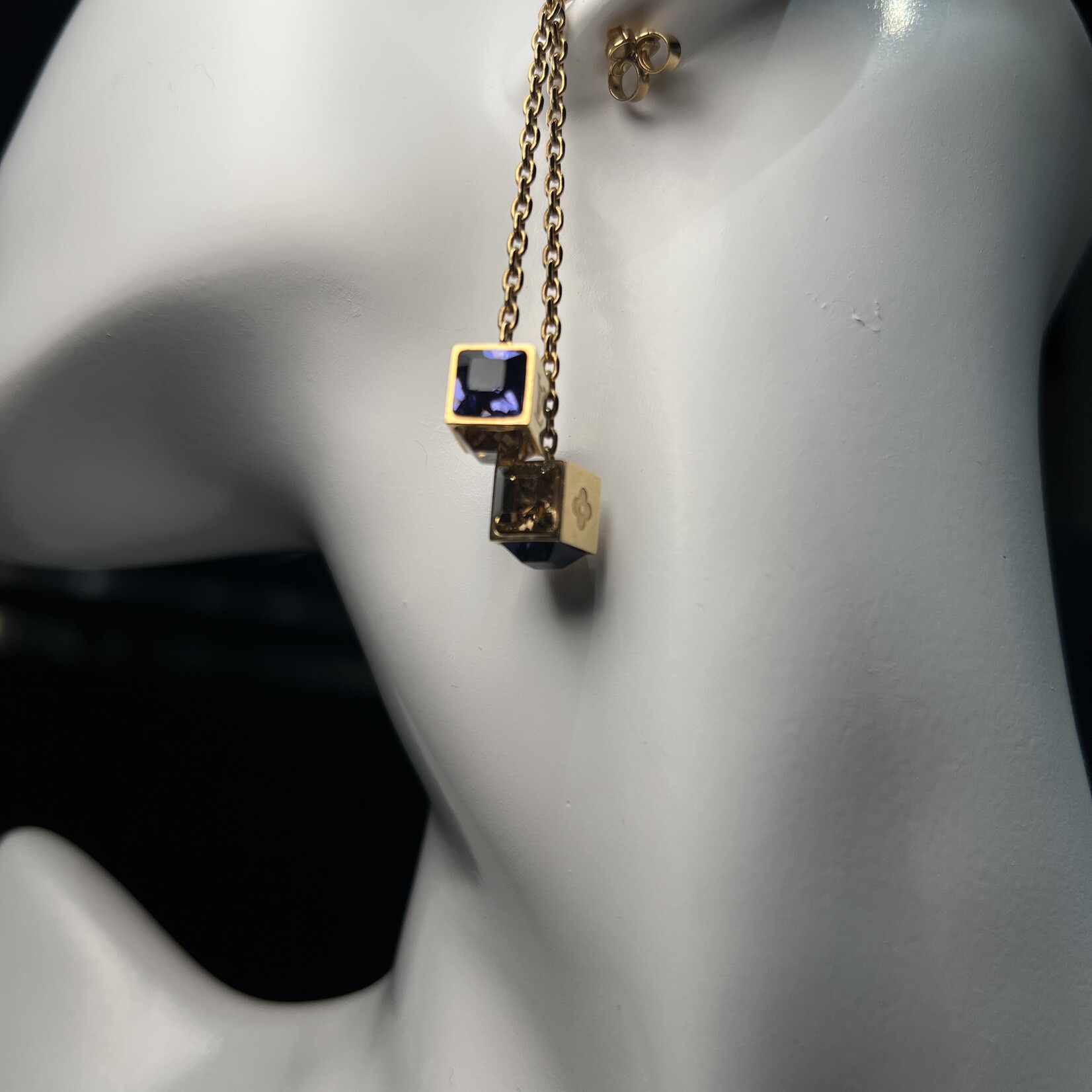 Louis Vuitton Gamble Drop Earrings