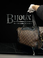 Louis Vuitton Louis Vuitton Estrella Leather