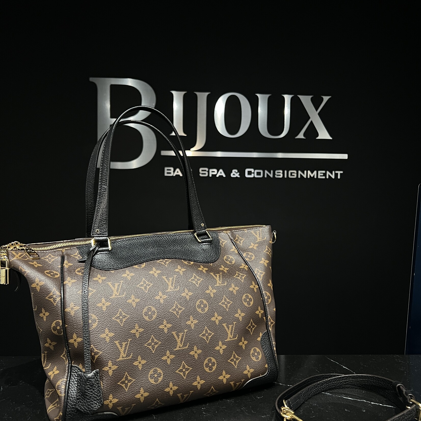 Louis Vuitton Louis Vuitton Estrella Leather