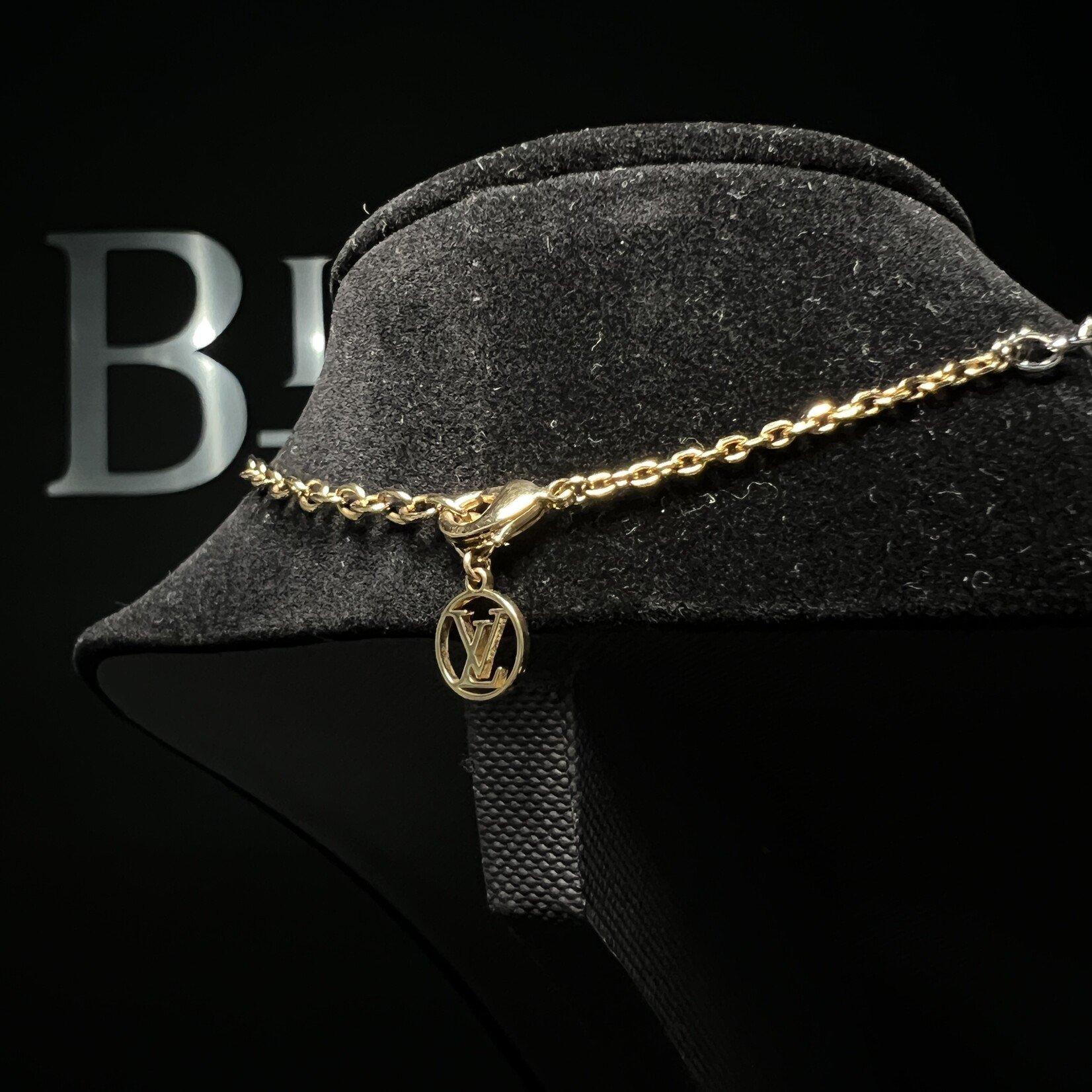 Louis Vuitton Louis Vuitton Logomania Necklace