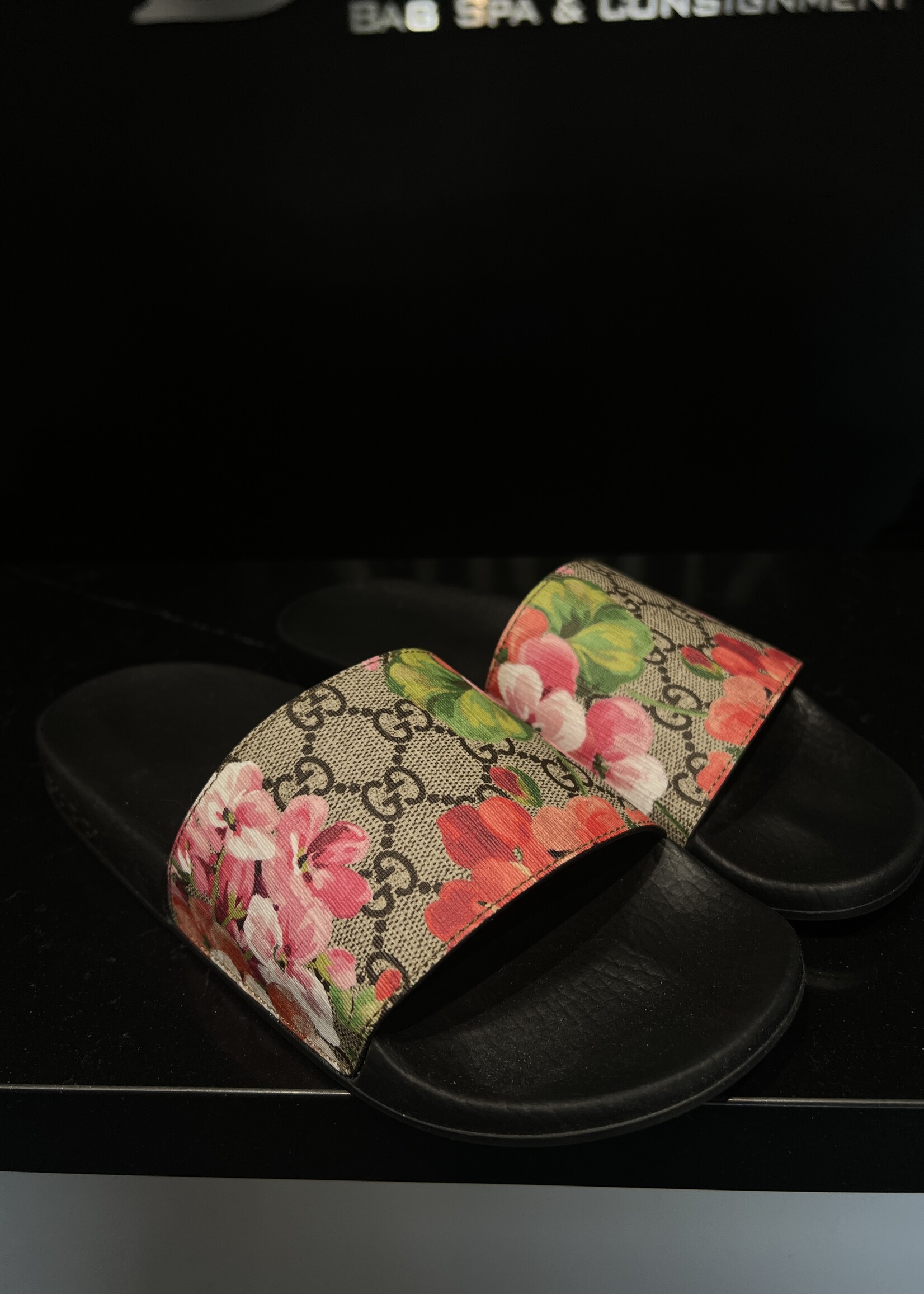 Gucci SOLD - Gucci Bloom Supreme 38