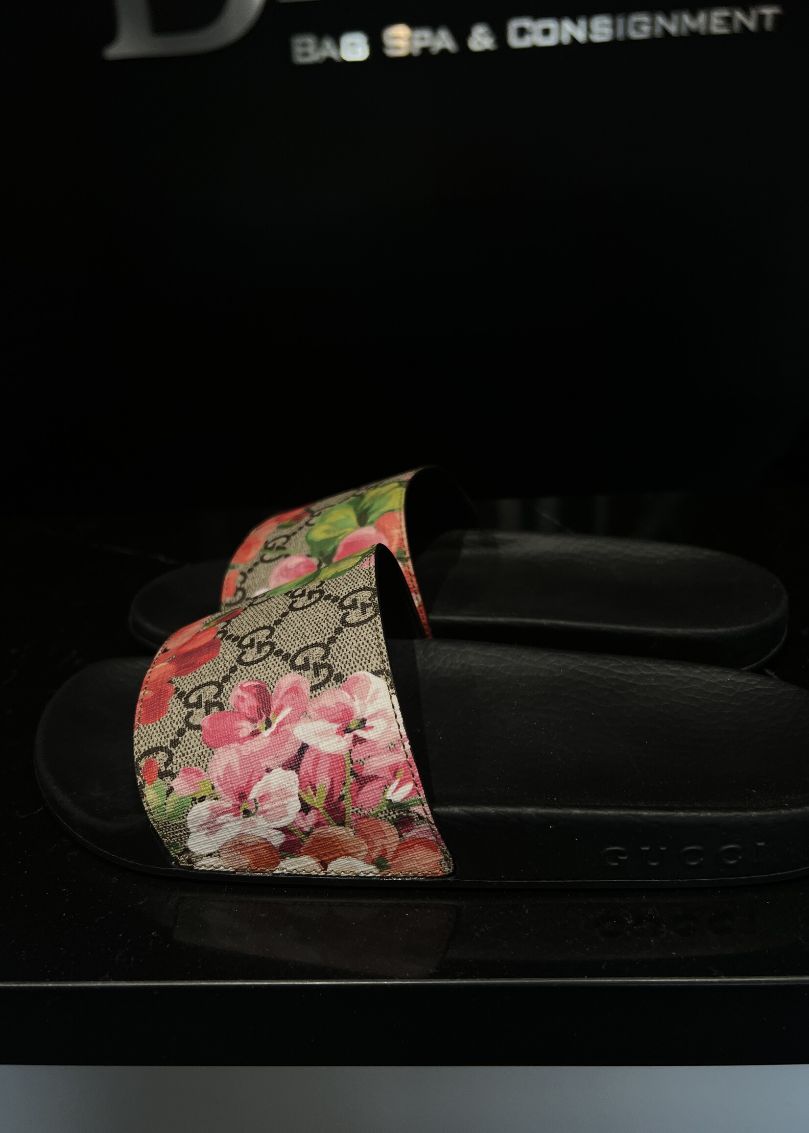 Gucci SOLD - Gucci Bloom Supreme 38