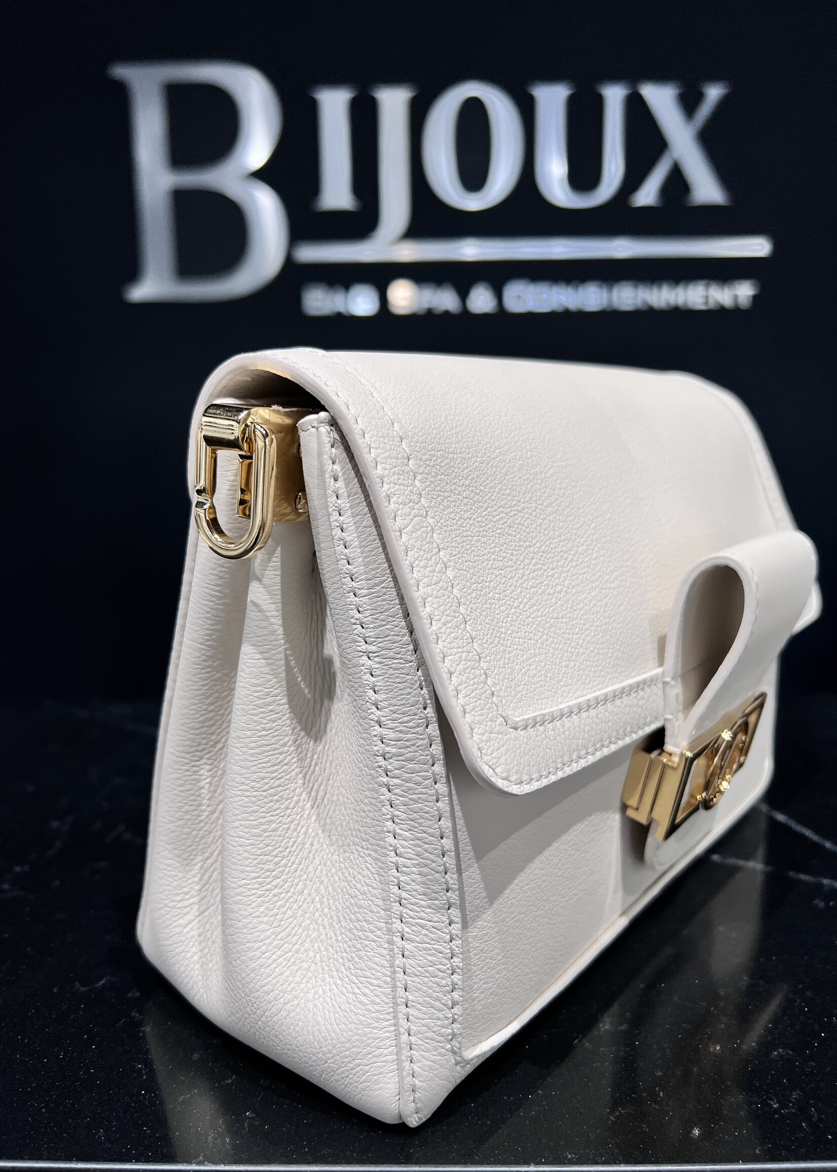 Louis Vuitton Louis Vuitton Dauphine Soft MM