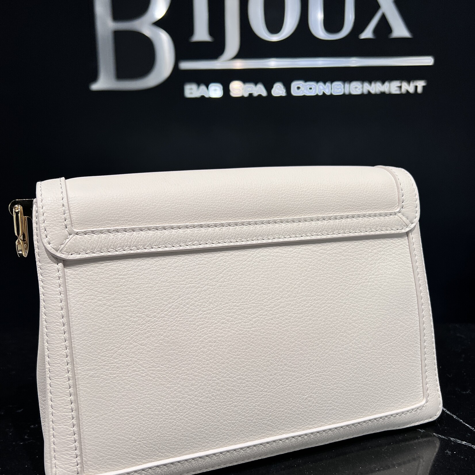 Louis Vuitton Louis Vuitton Dauphine Soft MM