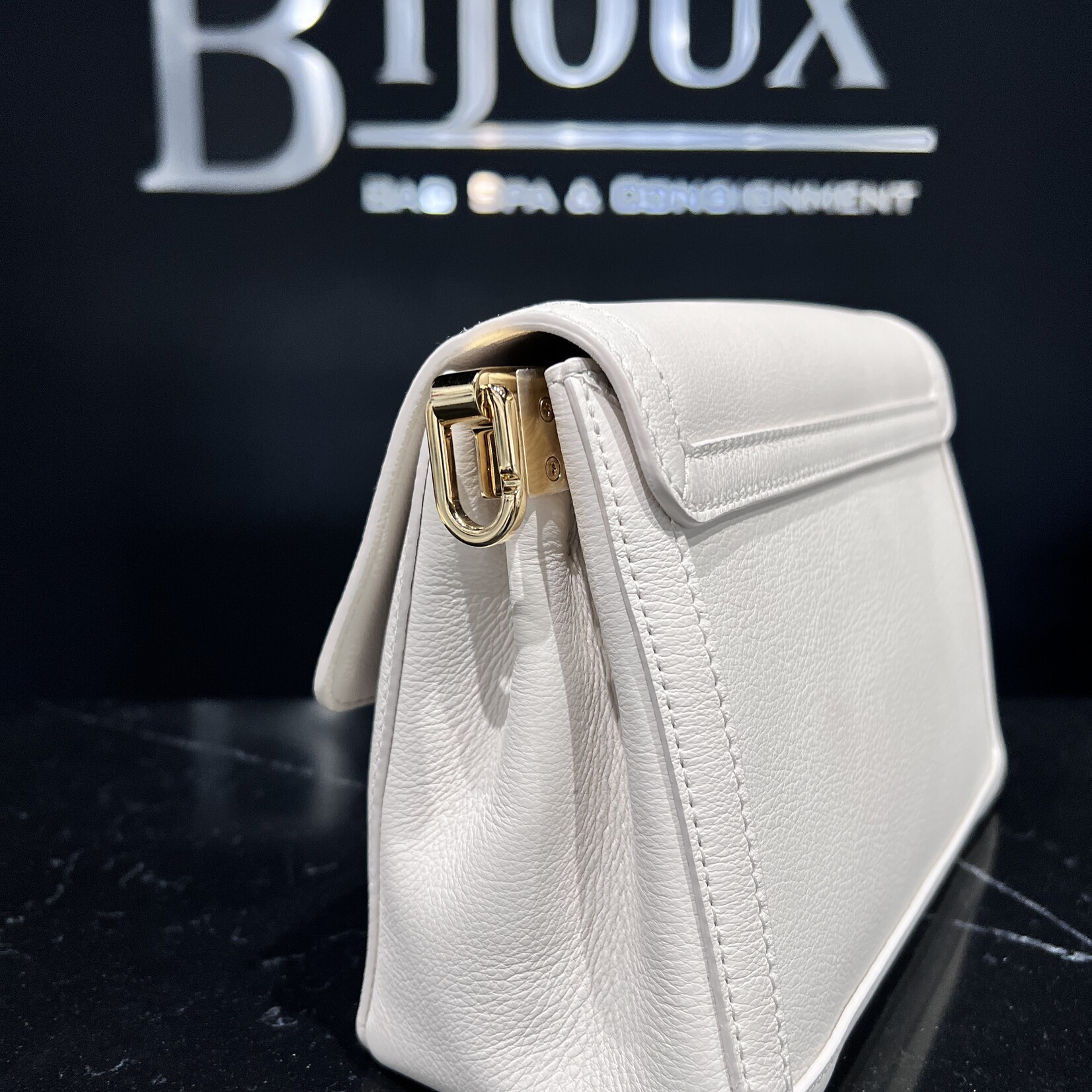 Louis Vuitton Louis Vuitton Dauphine Soft MM