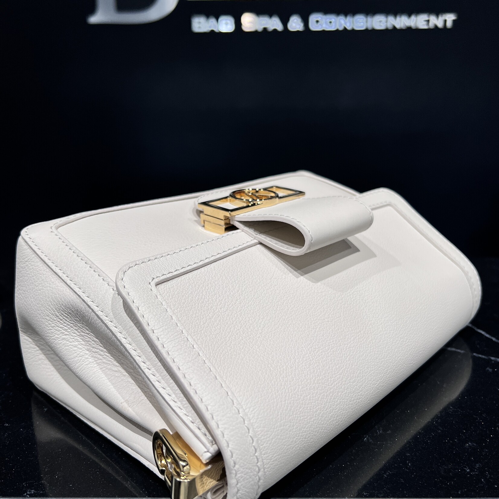 Louis Vuitton Louis Vuitton Dauphine Soft MM