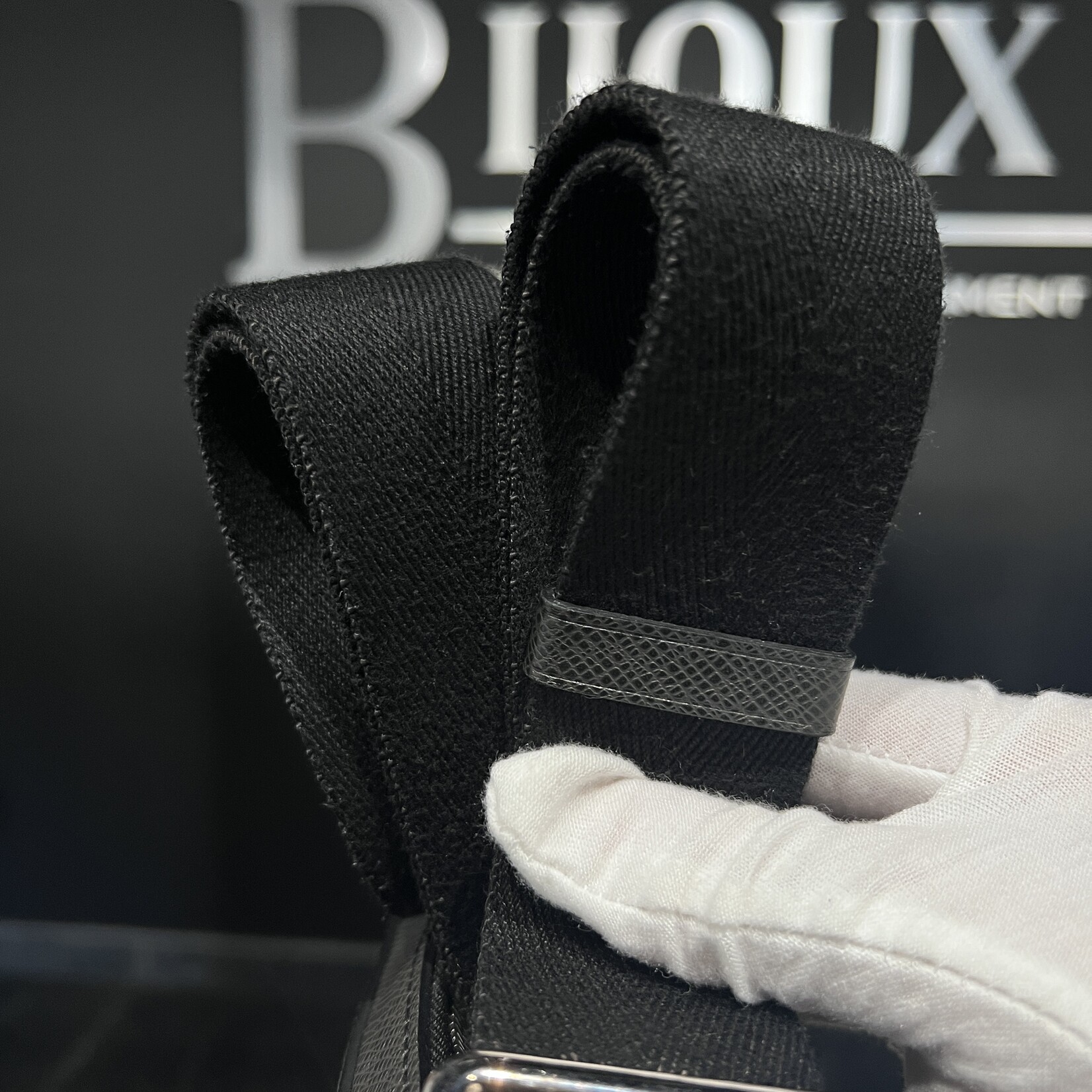 Louis Vuitton Louis Vuitton Taiga Anton Messenger Bag