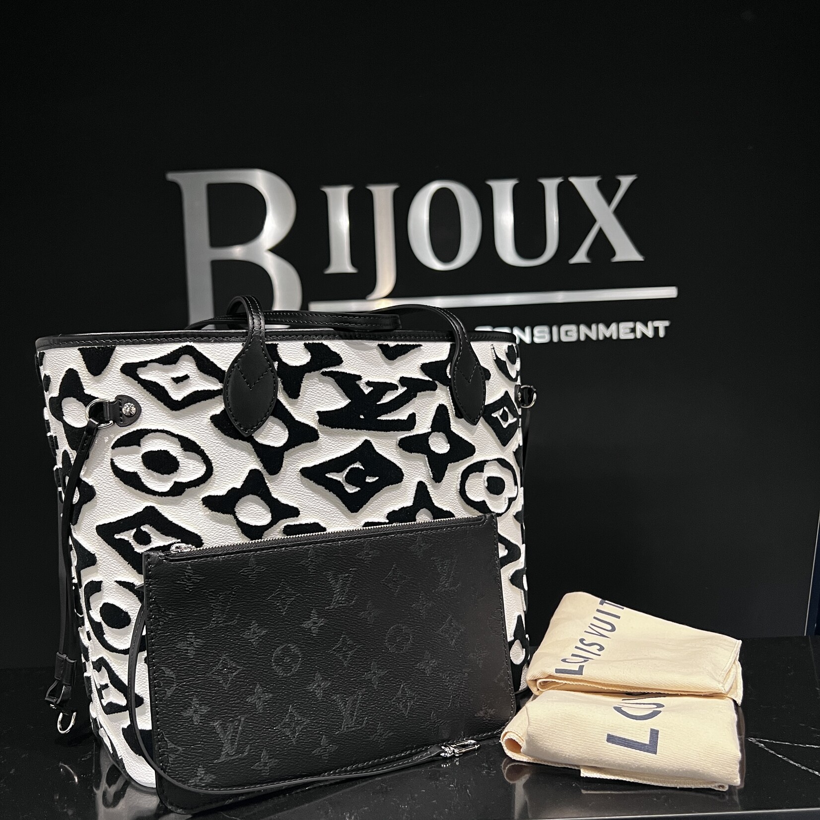 Louis Vuitton Louis Vuitton Neverfull Fischer MM Black & White
