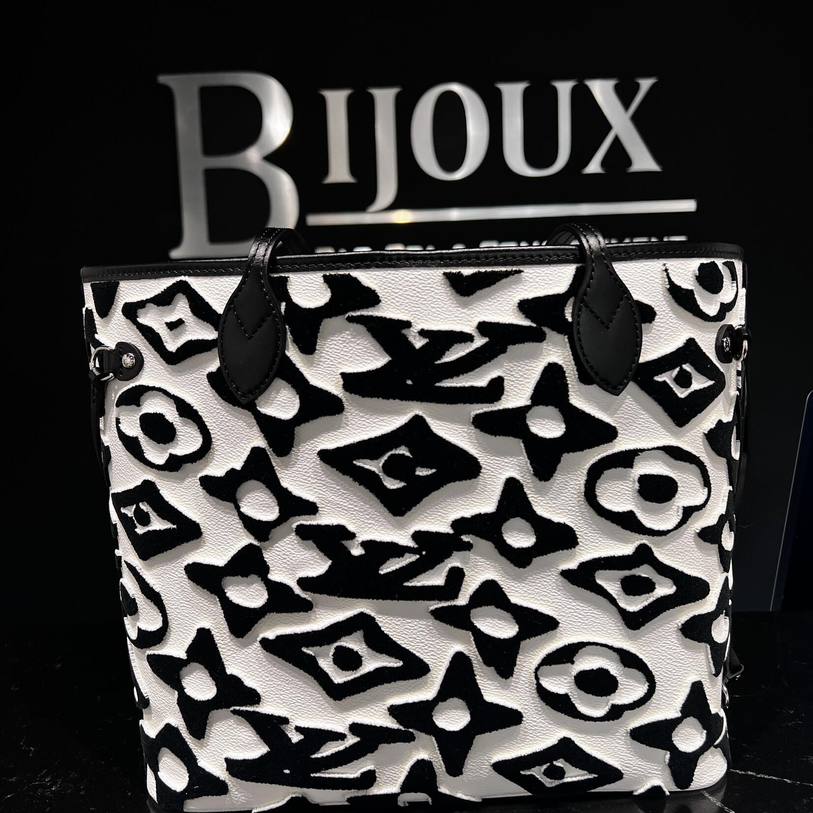 Louis Vuitton Louis Vuitton Neverfull Fischer MM Black & White