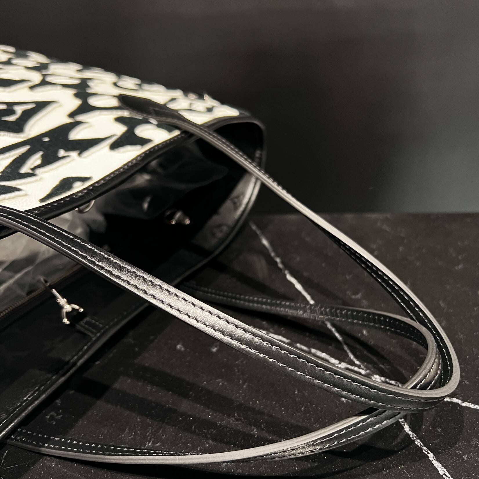 Louis Vuitton Louis Vuitton Neverfull Fischer MM Black & White