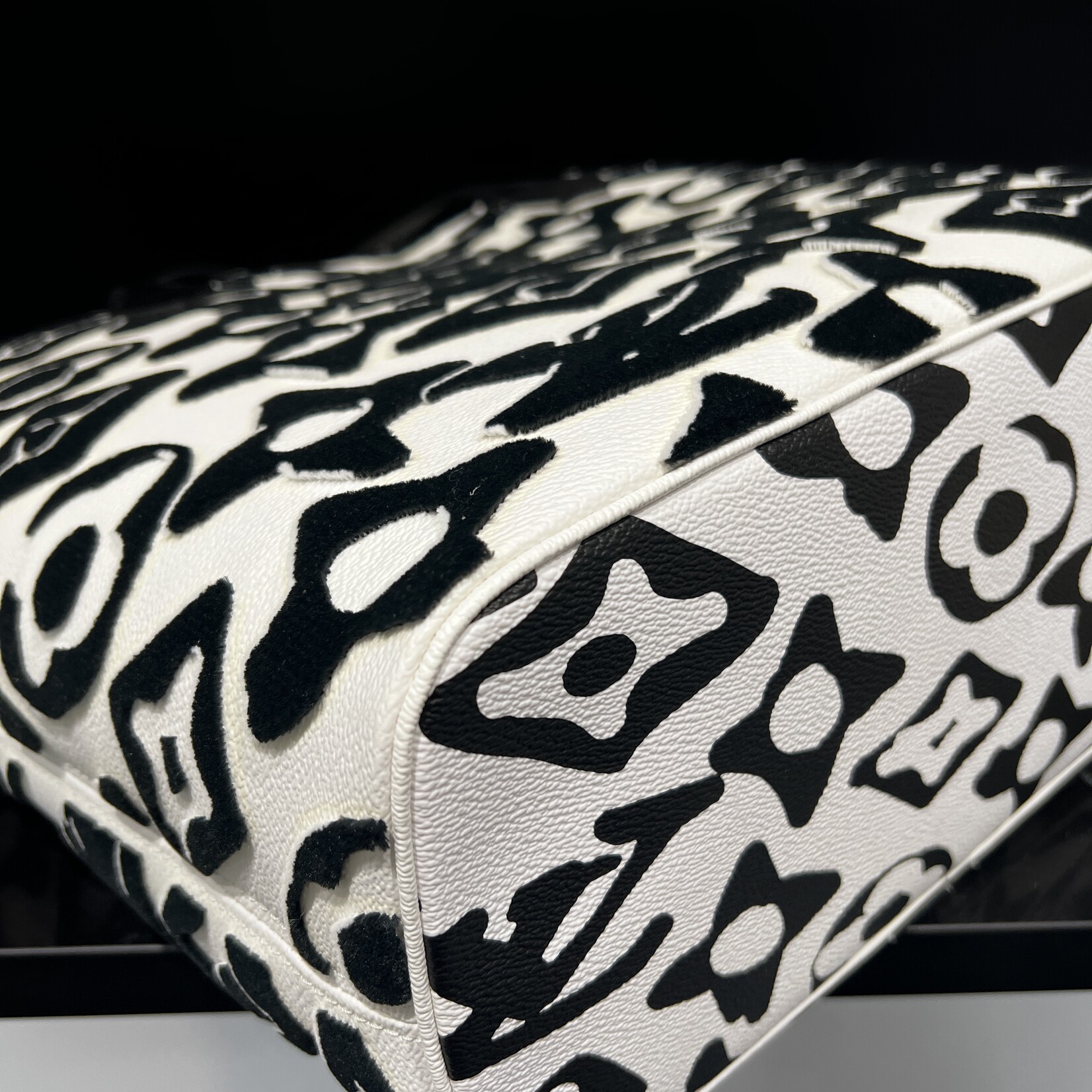 Louis Vuitton Louis Vuitton Neverfull Fischer MM Black & White
