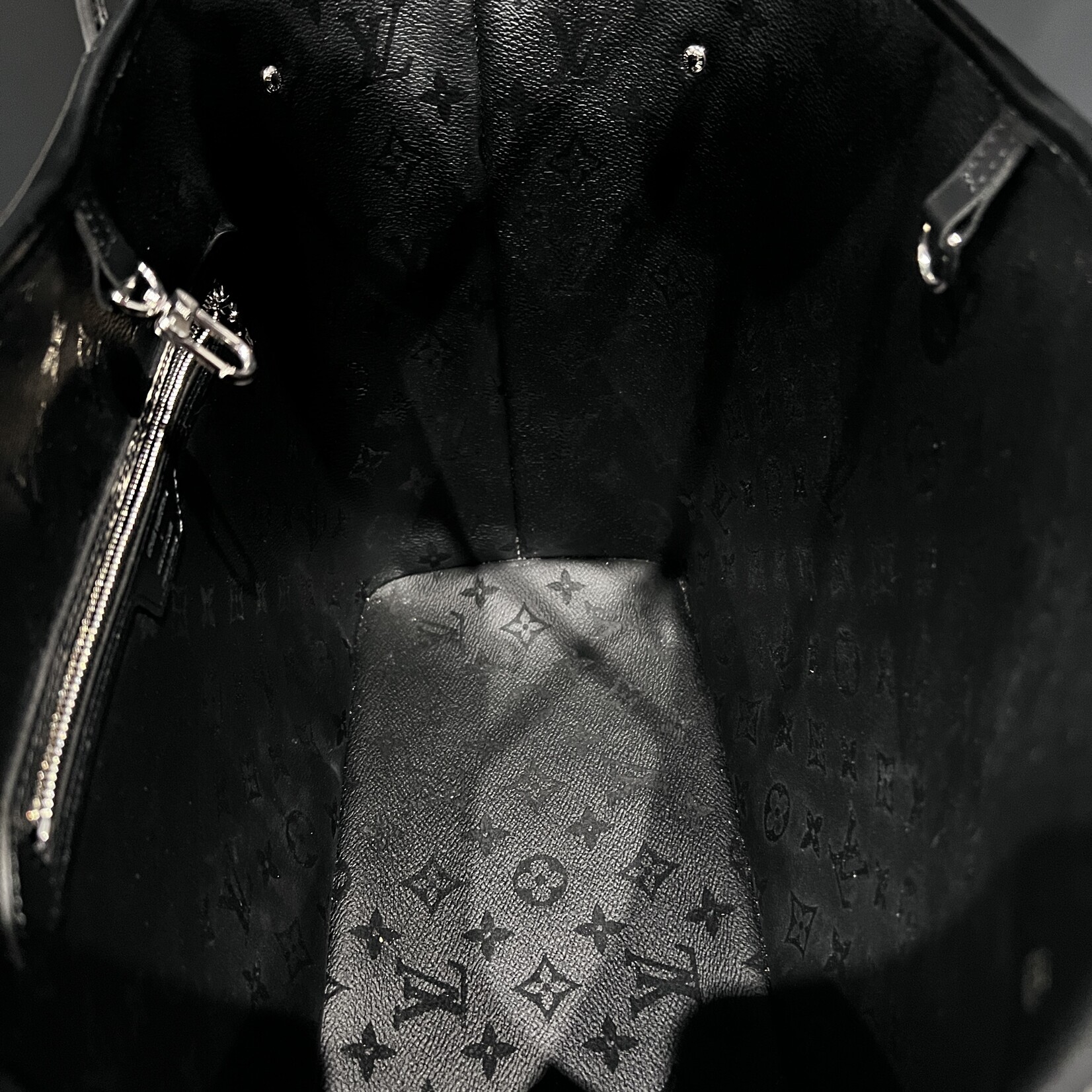 Louis Vuitton Louis Vuitton Neverfull Fischer MM Black & White