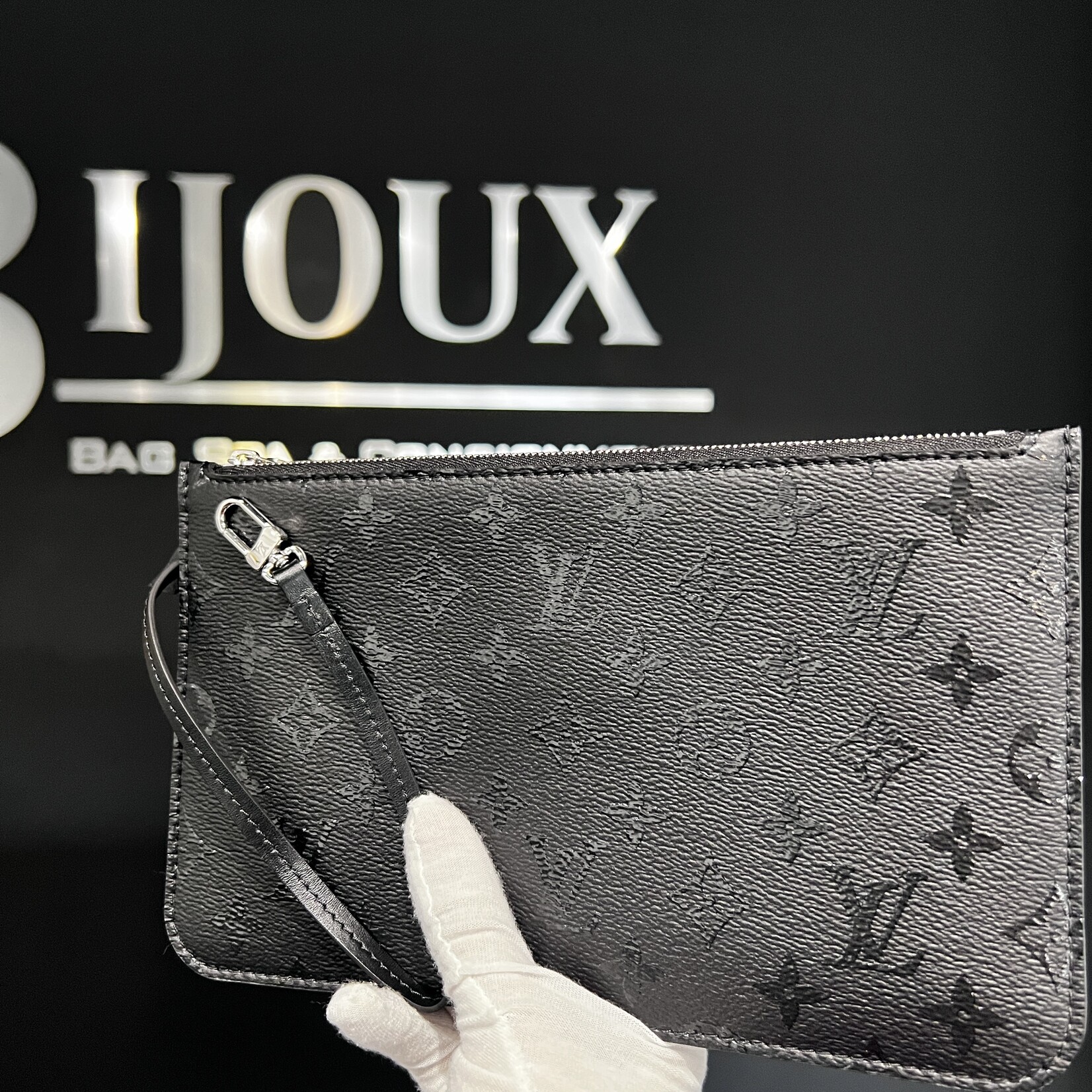 Louis Vuitton Louis Vuitton Neverfull Fischer MM Black & White