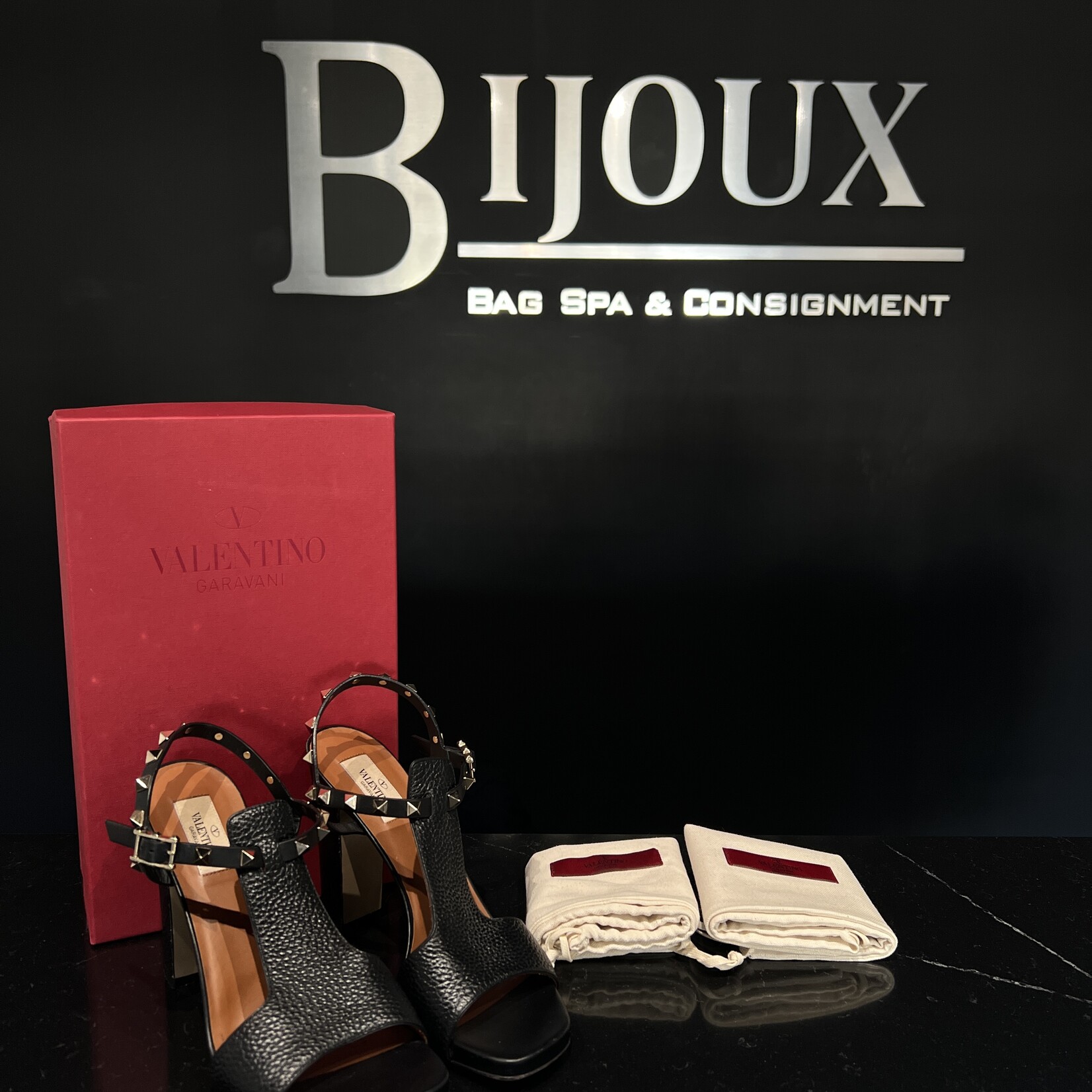 Valentino Valentino Rockstud Heeled Sandals 39