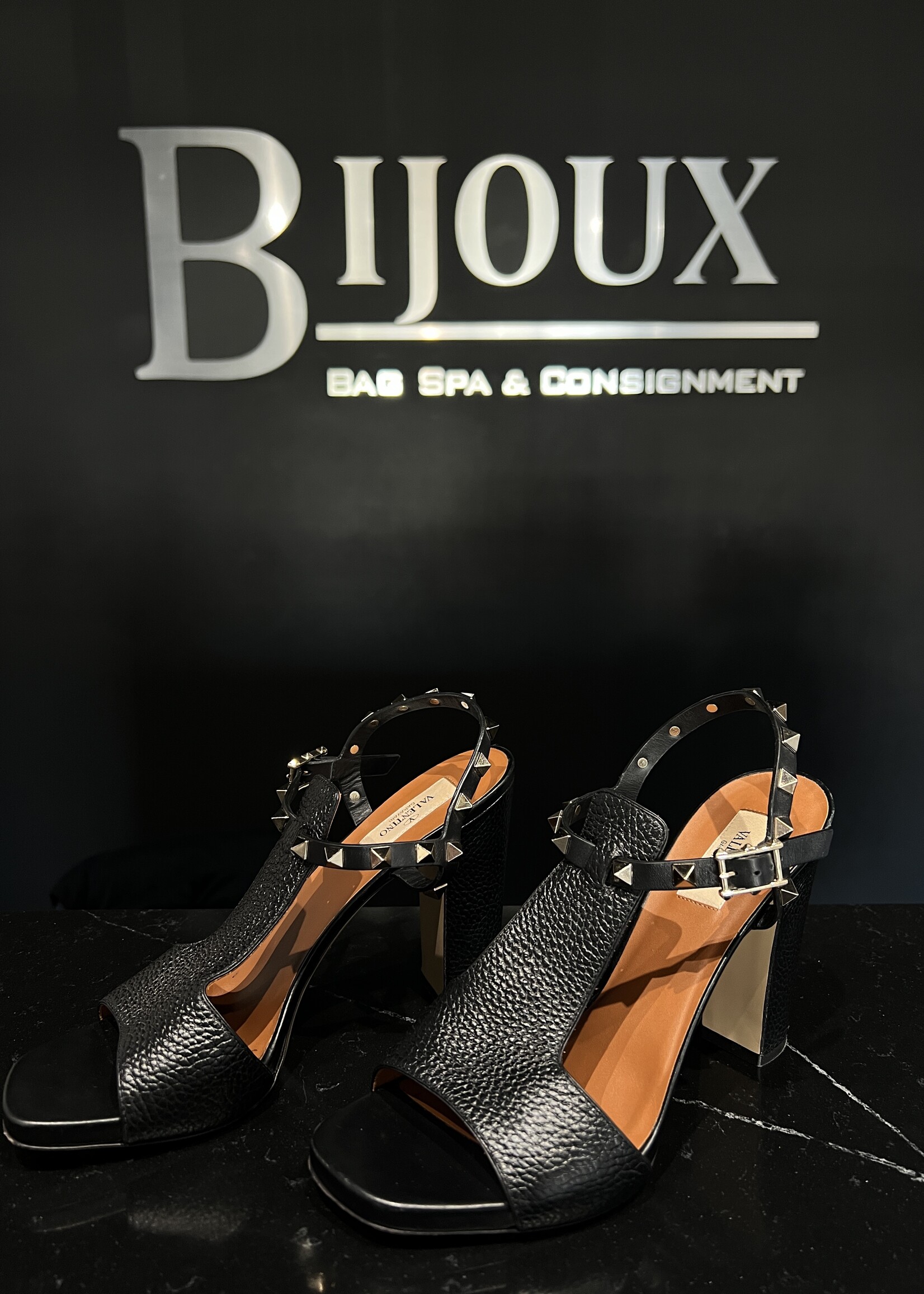 Valentino Valentino Rockstud Heeled Sandals 39