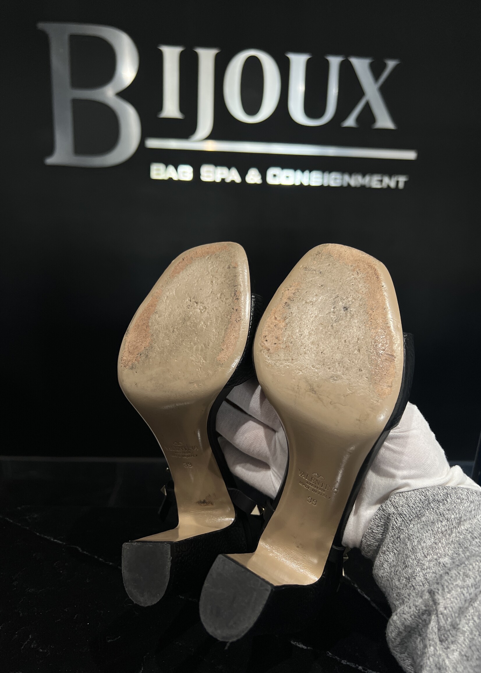 Valentino Valentino Rockstud Heeled Sandals 39