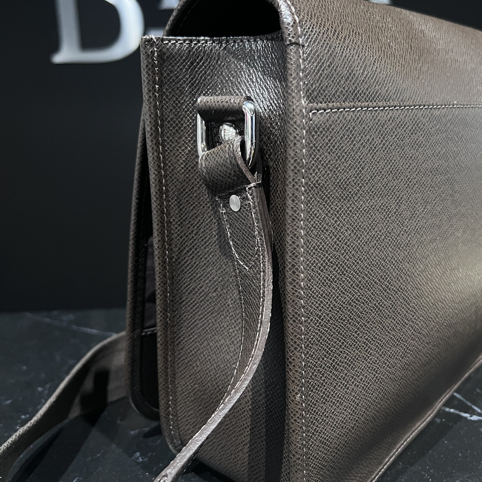 Louis Vuitton Louis Vuitton Taiga Andrei