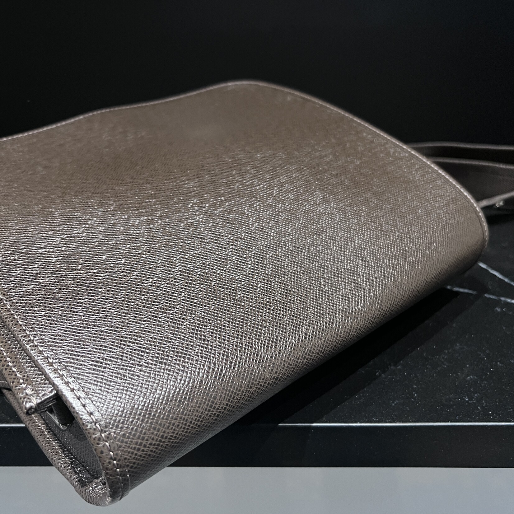 Louis Vuitton Louis Vuitton Taiga Andrei